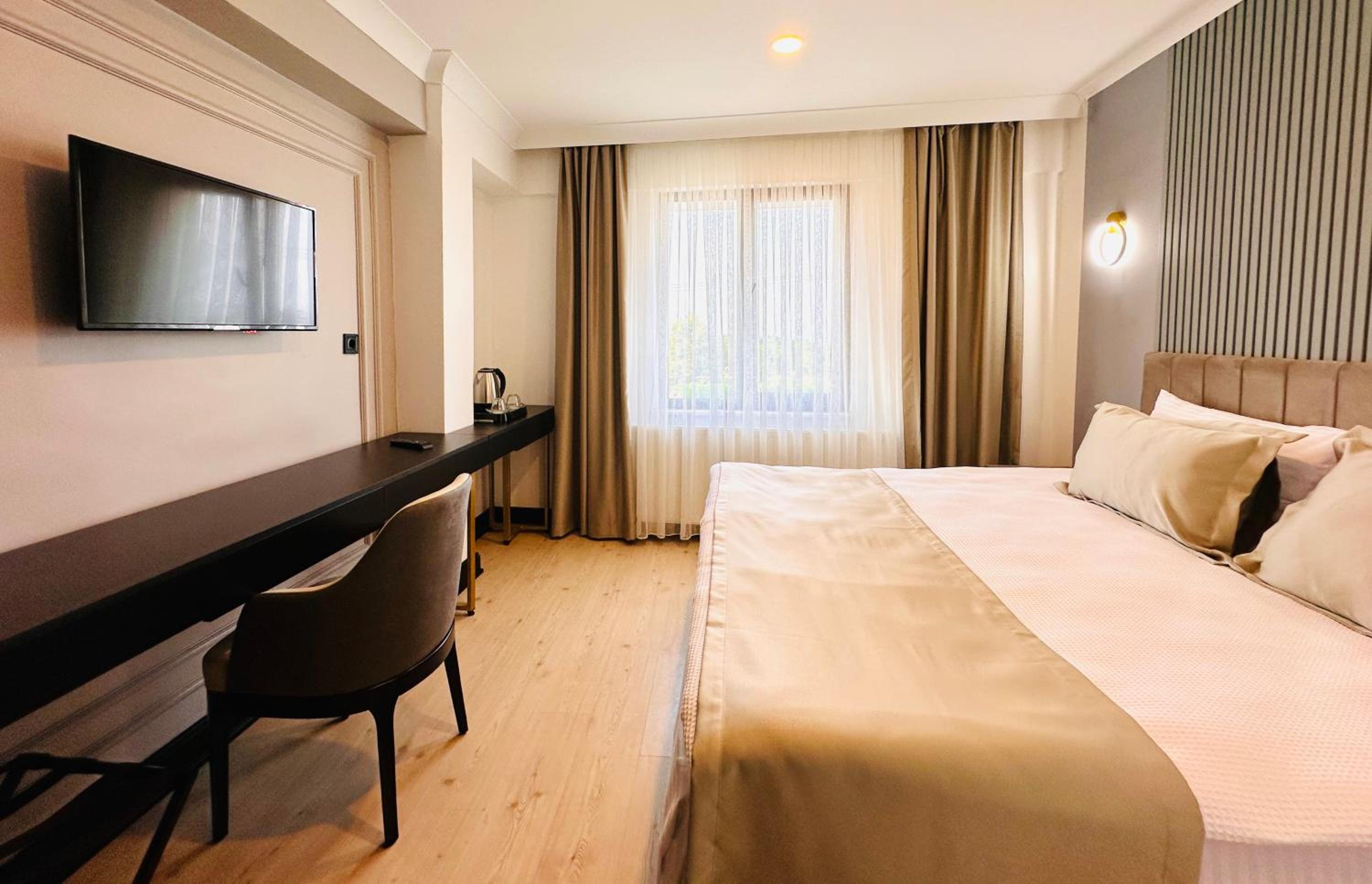 Double Room - Photo 5