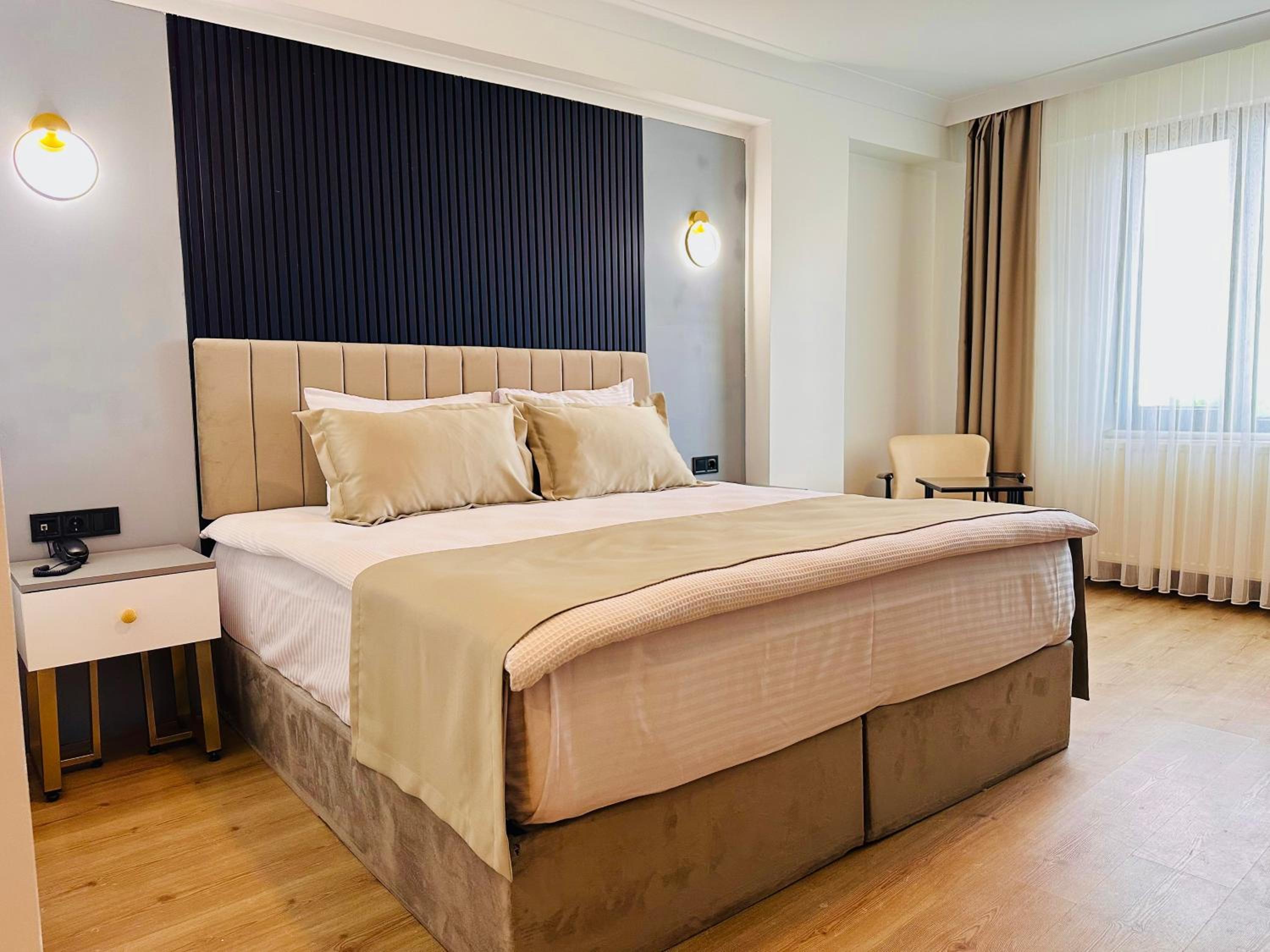 Double Room - Photo 7
