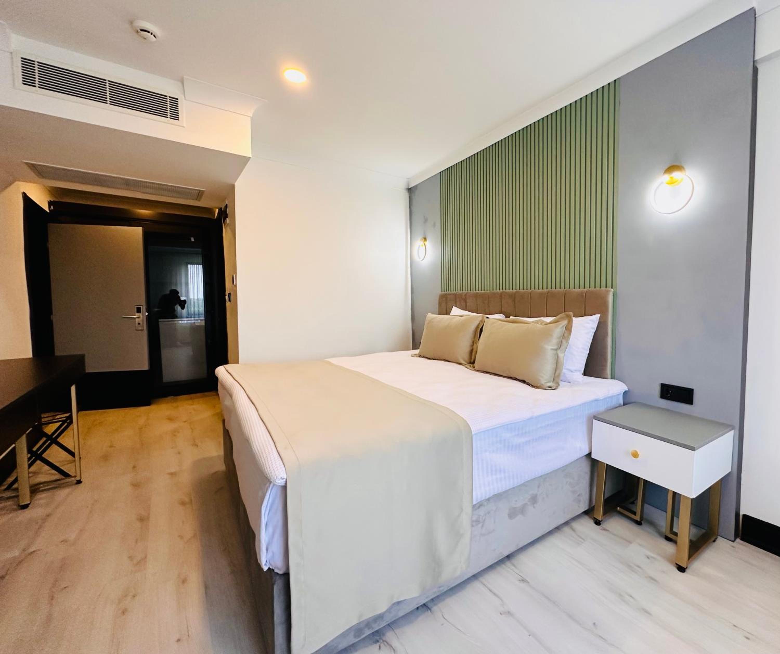 Double Room - Photo 6