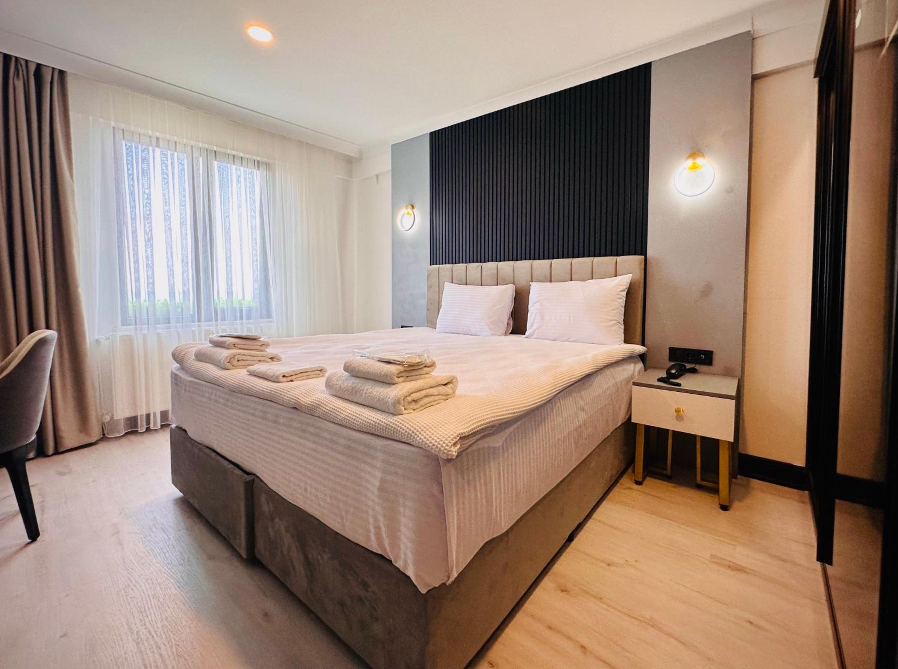 Double Room - Photo 8