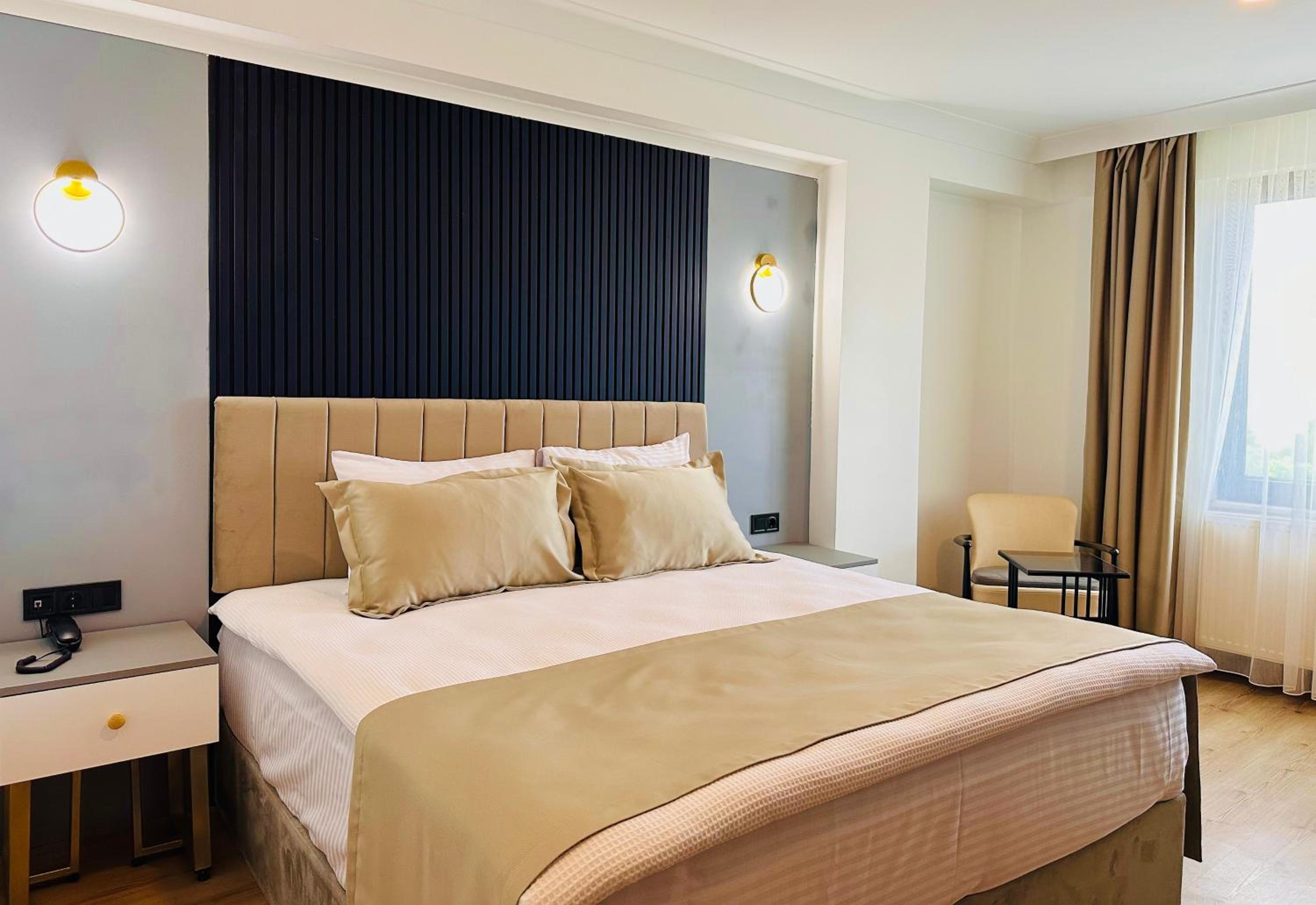 Double Room - Photo 11