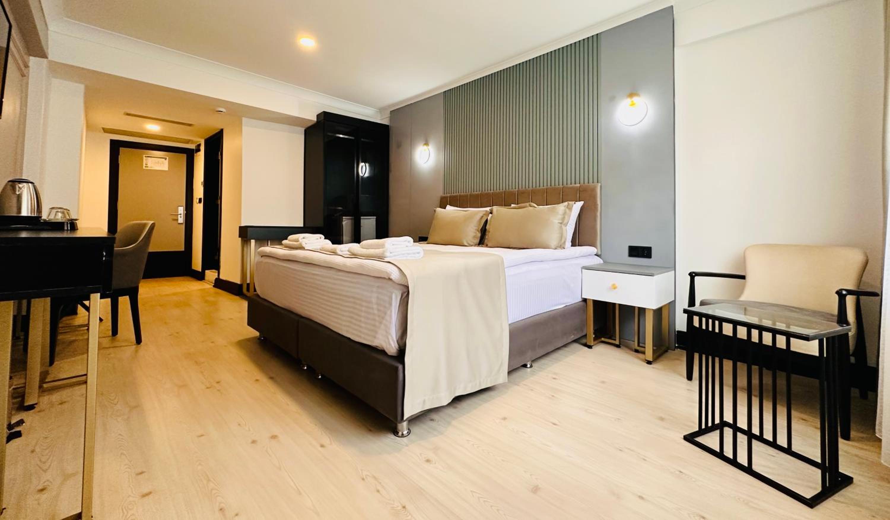Double Room - Photo 10