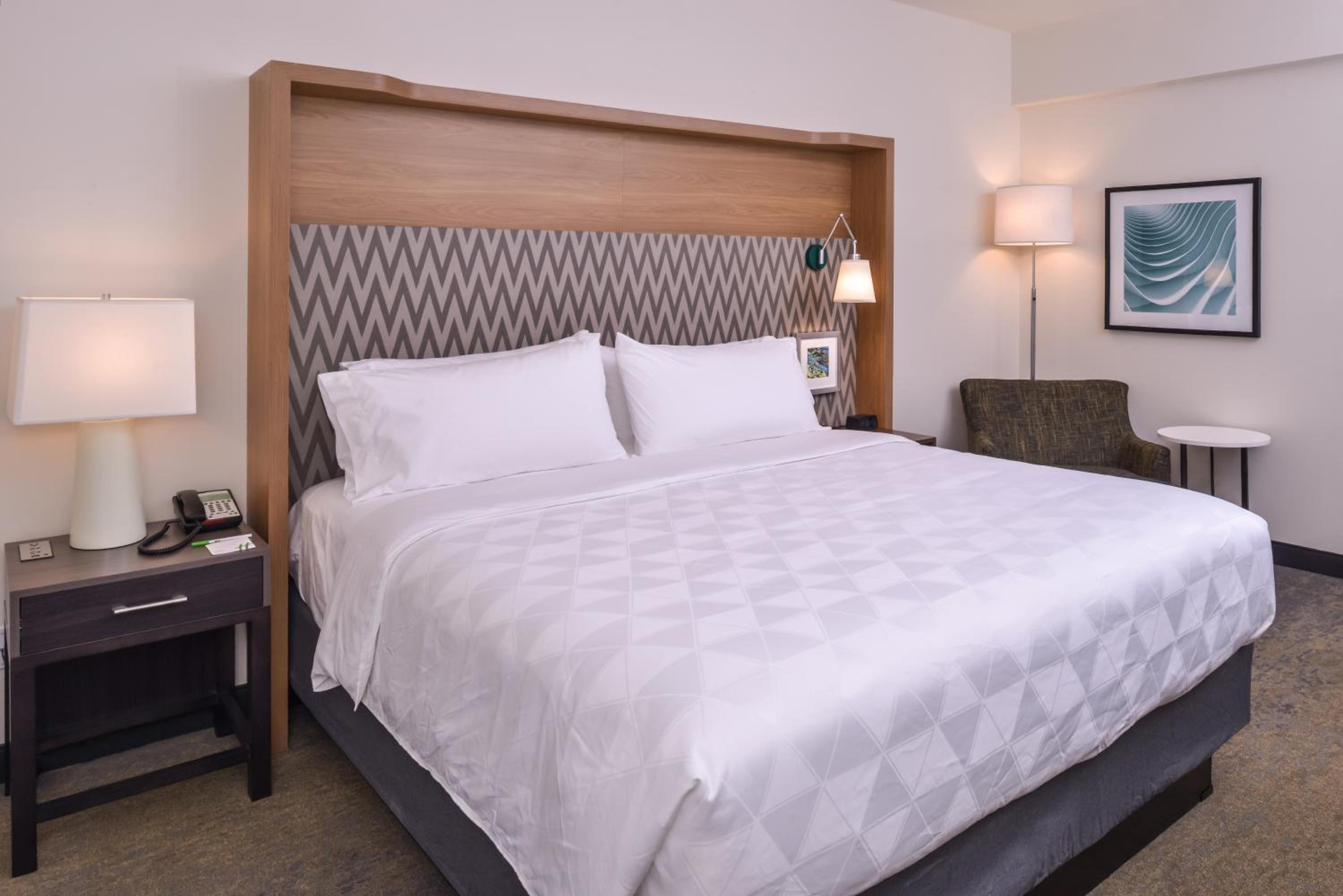Standard King Room - Photo 1