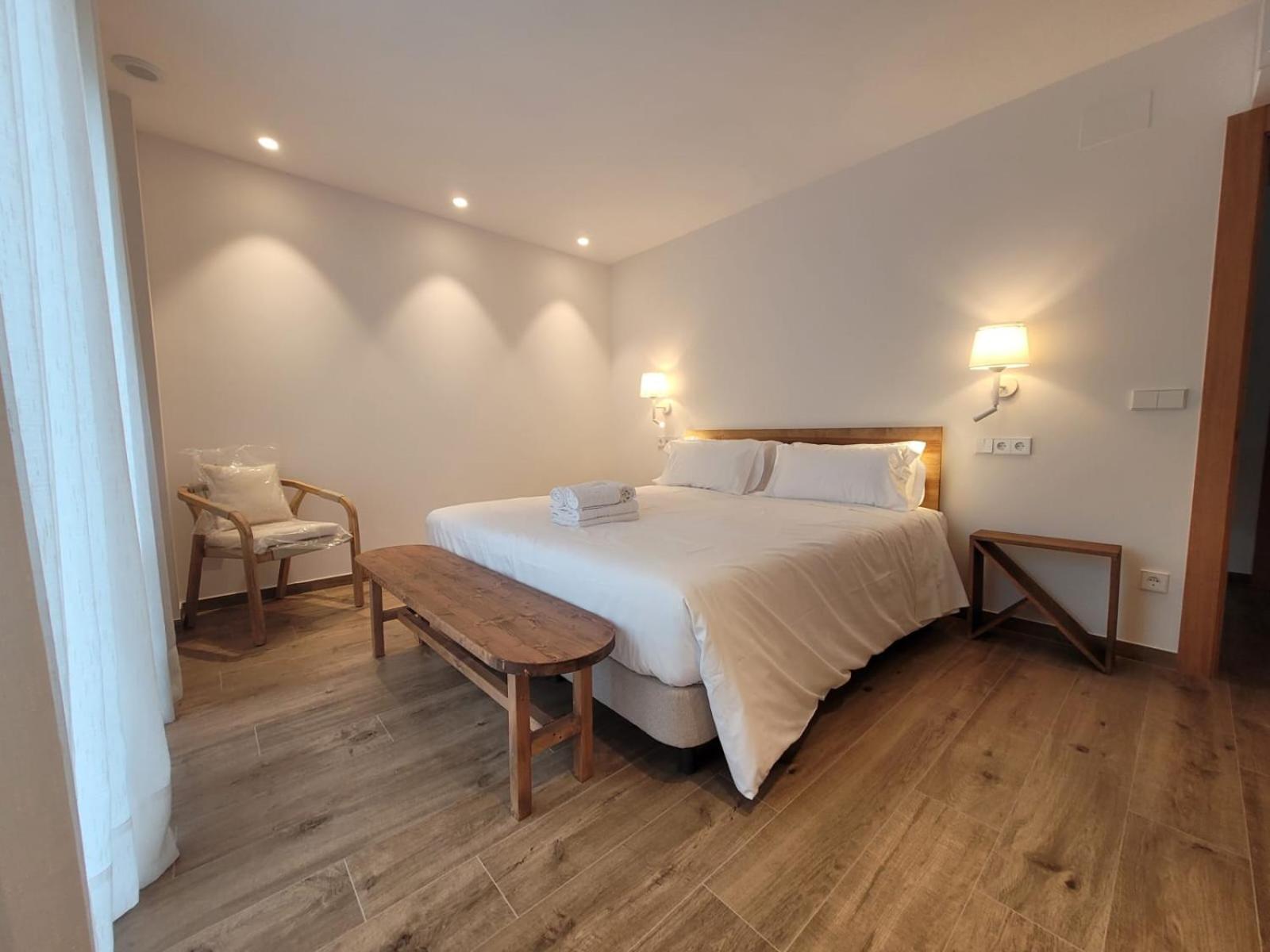Apartamento de una habitación con balcón y vistas a la montaña