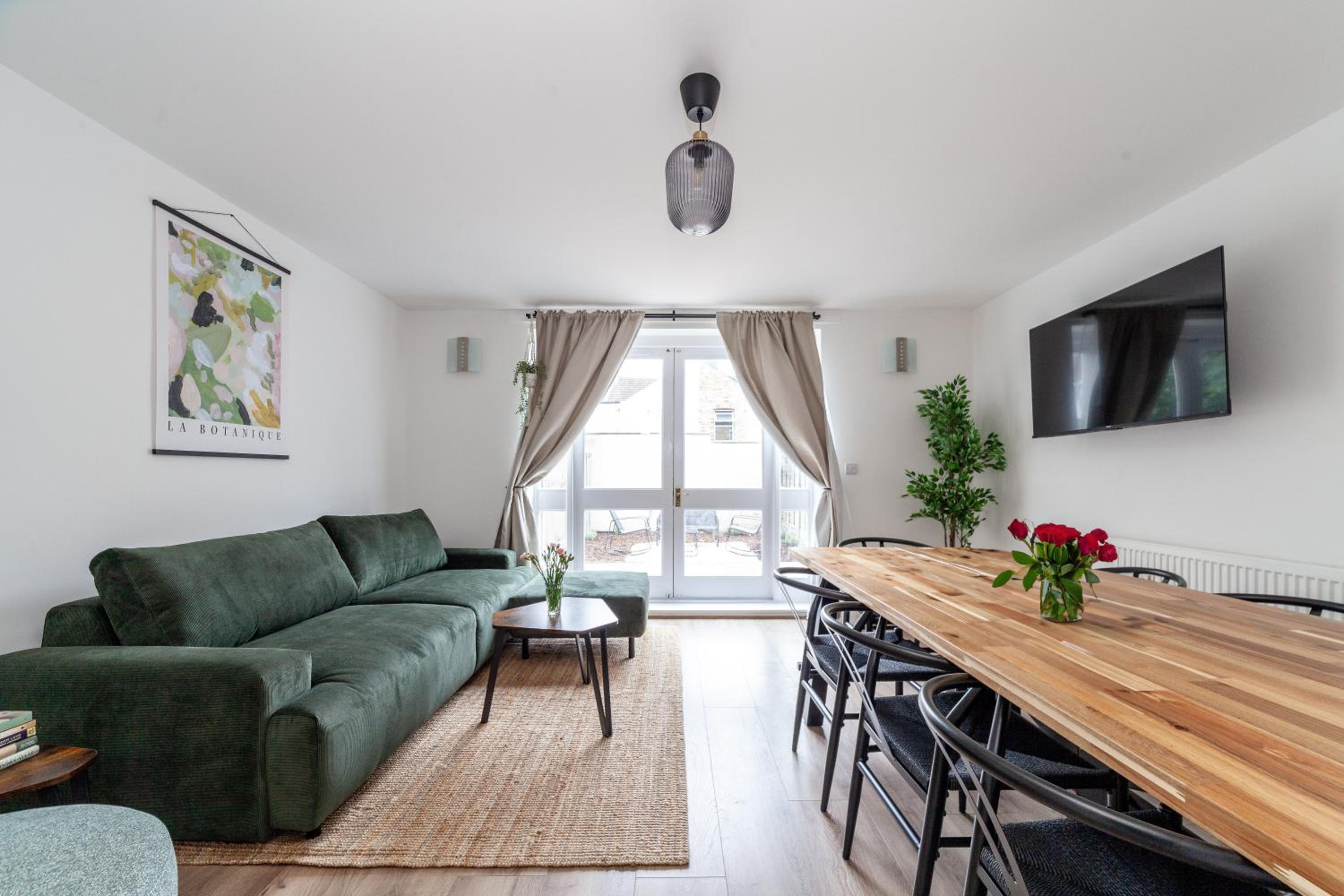 Three-Bedroom House photo 1