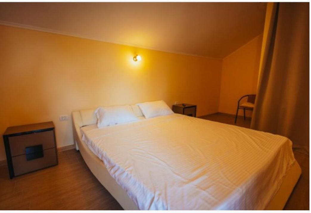 Deluxe Room (2 Adults + 1 Child) photo 2