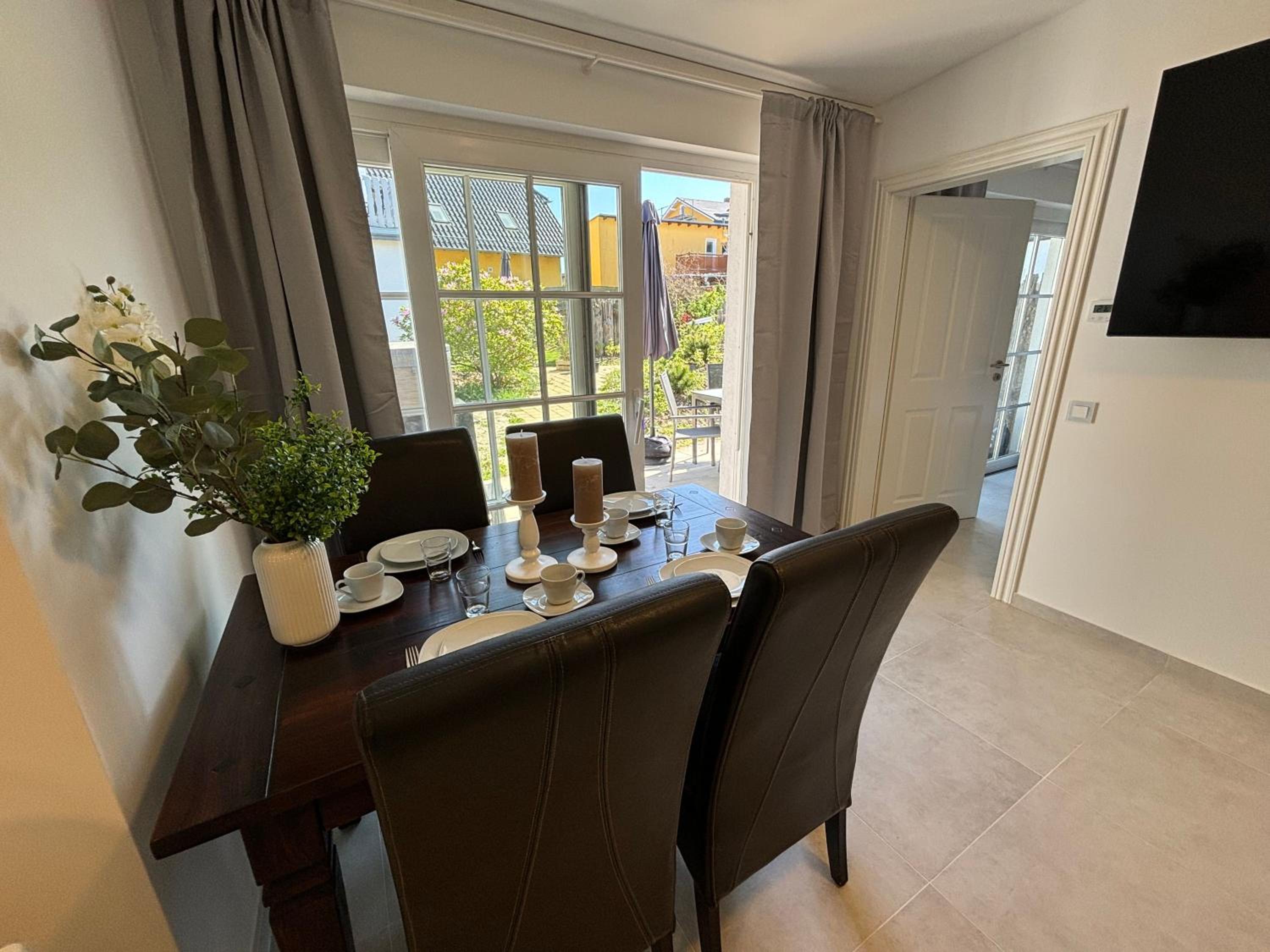 One-Bedroom Apartment with Terrace photo 3