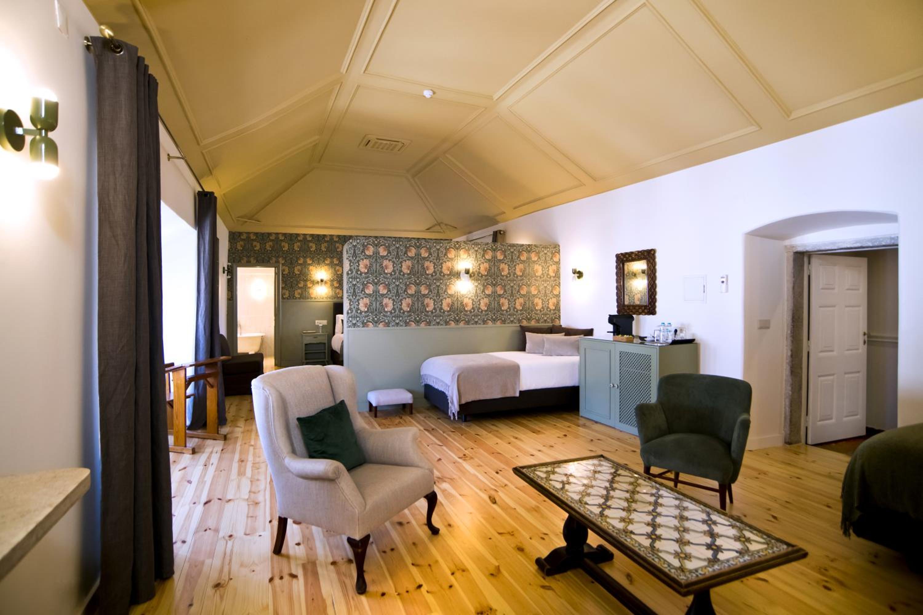 Junior Suite - Photo 13