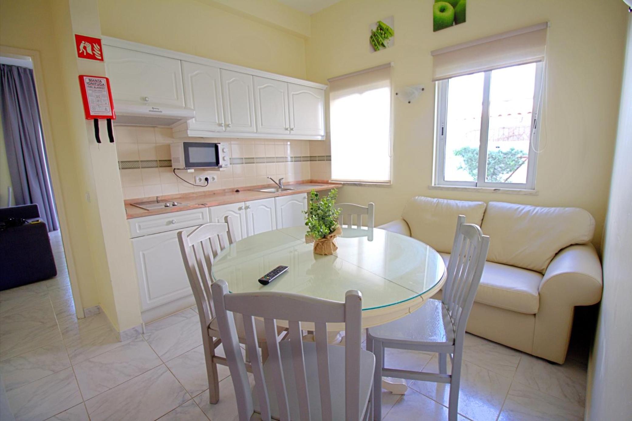 Two-Bedroom Apartment - Photo 2