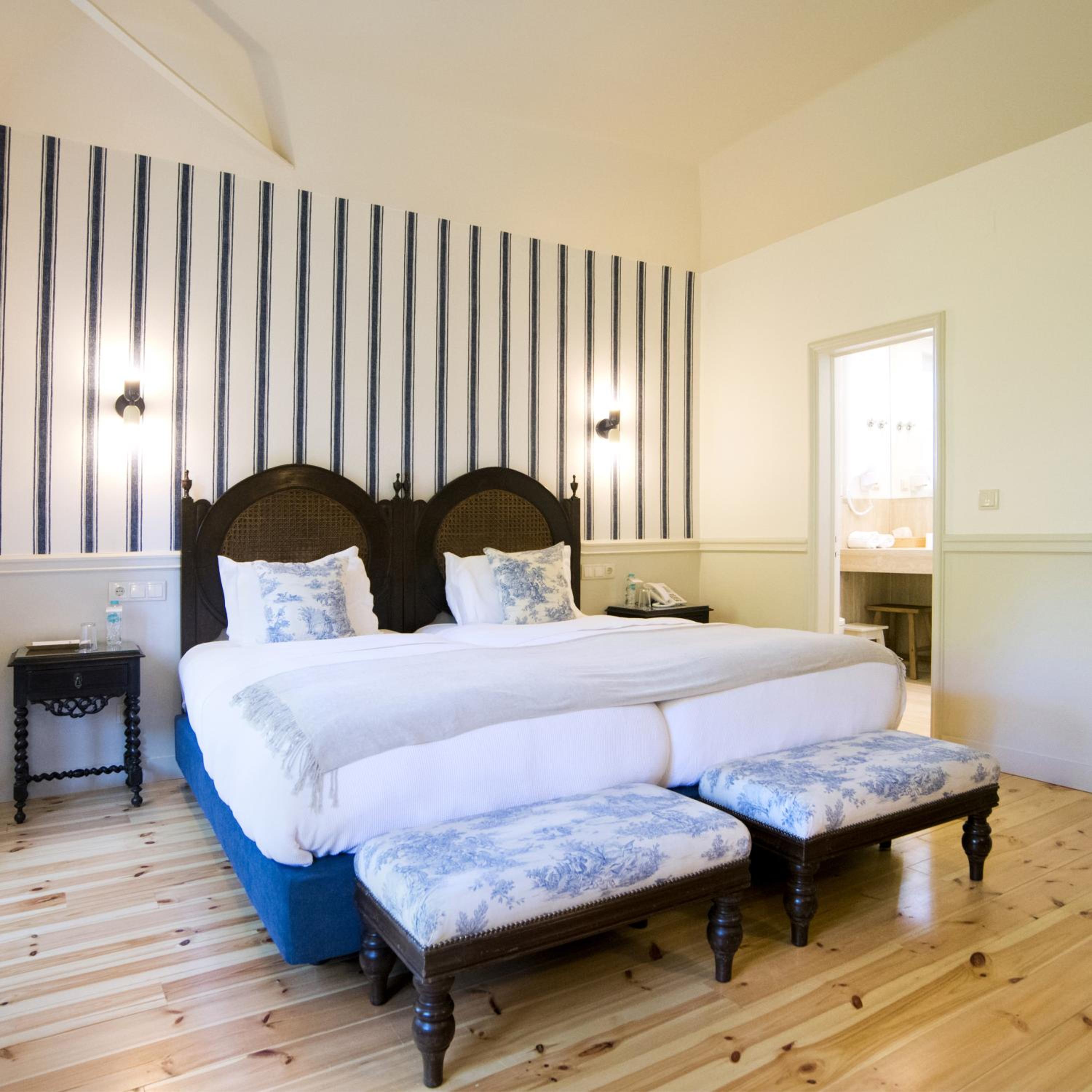Classic Double or Twin Room - Photo 12