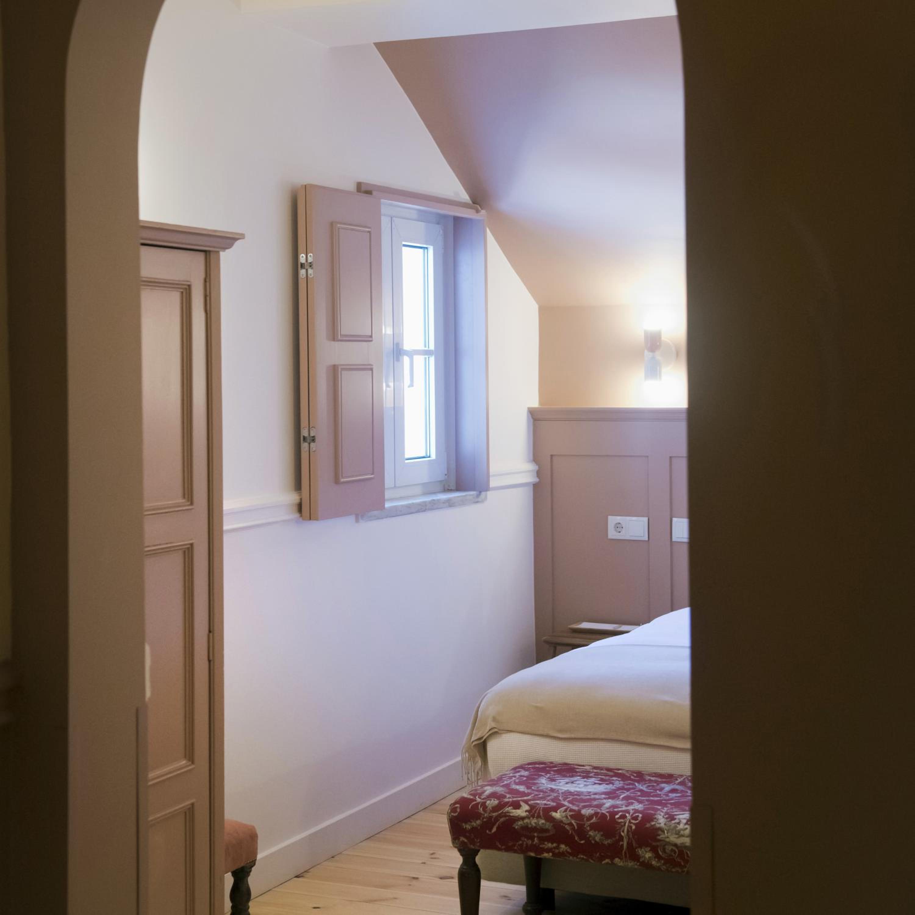 Classic Double or Twin Room - Photo 17