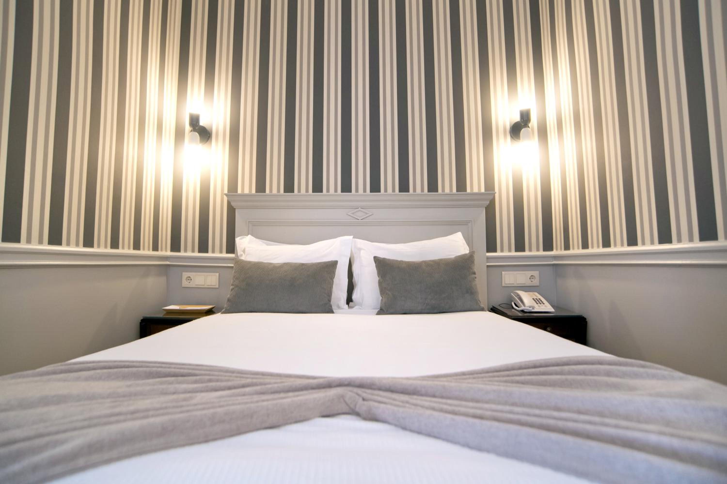 Classic Double or Twin Room - Photo 24