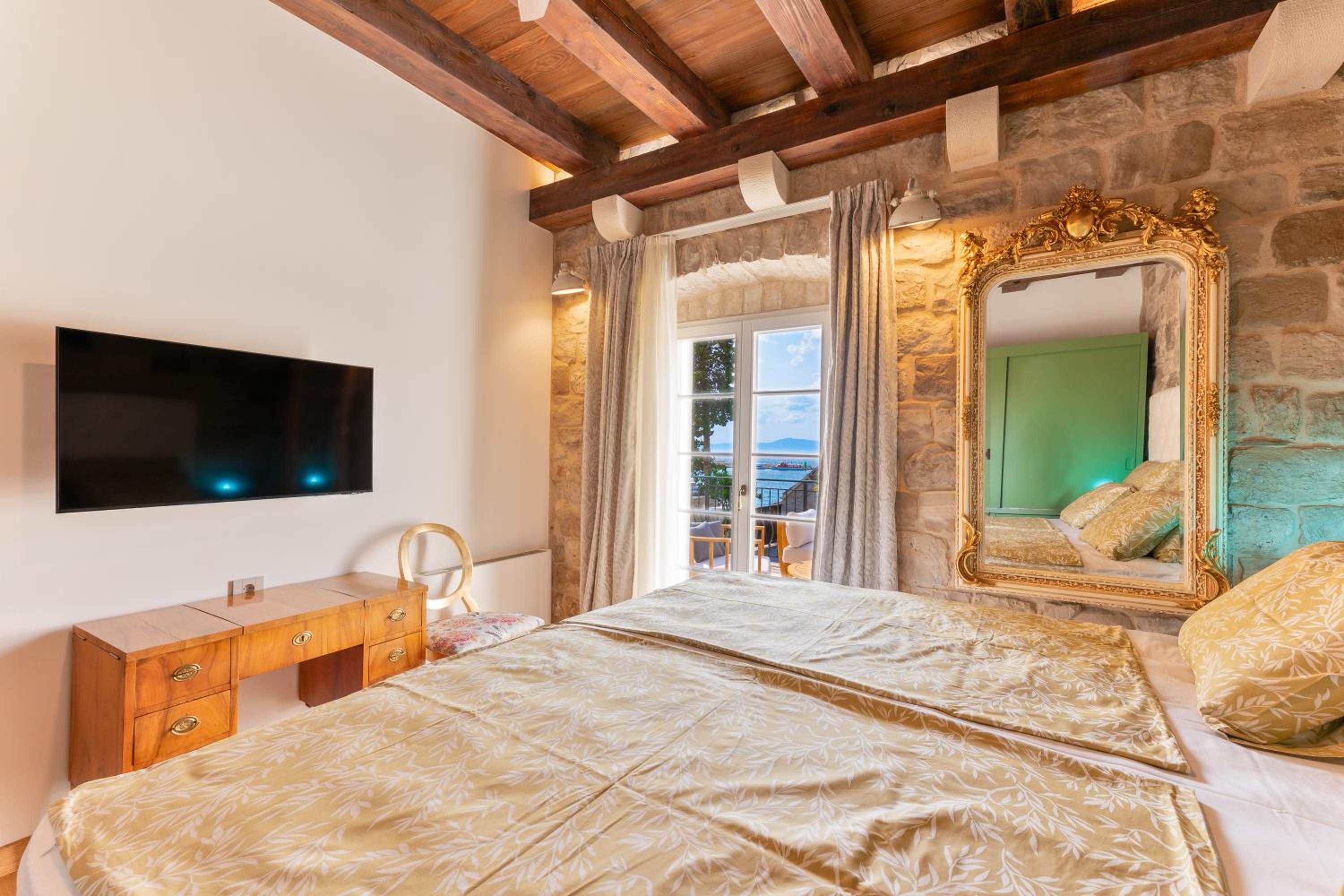 Three-Bedroom Villa photo 1