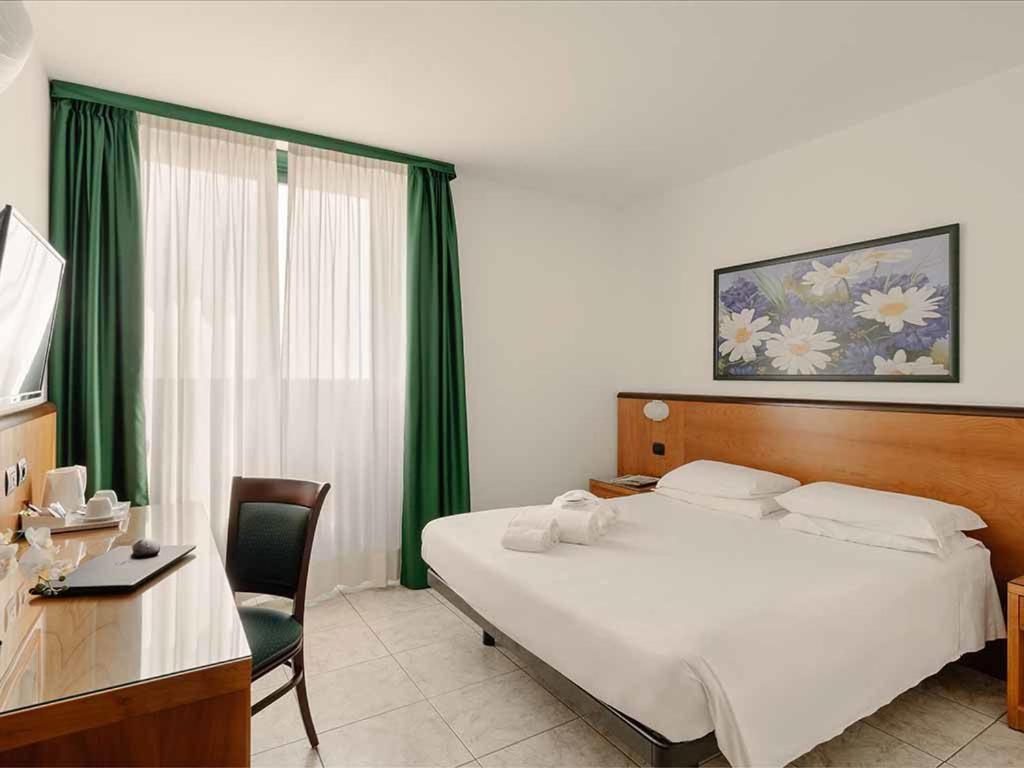 Superior Double Room - Photo 2