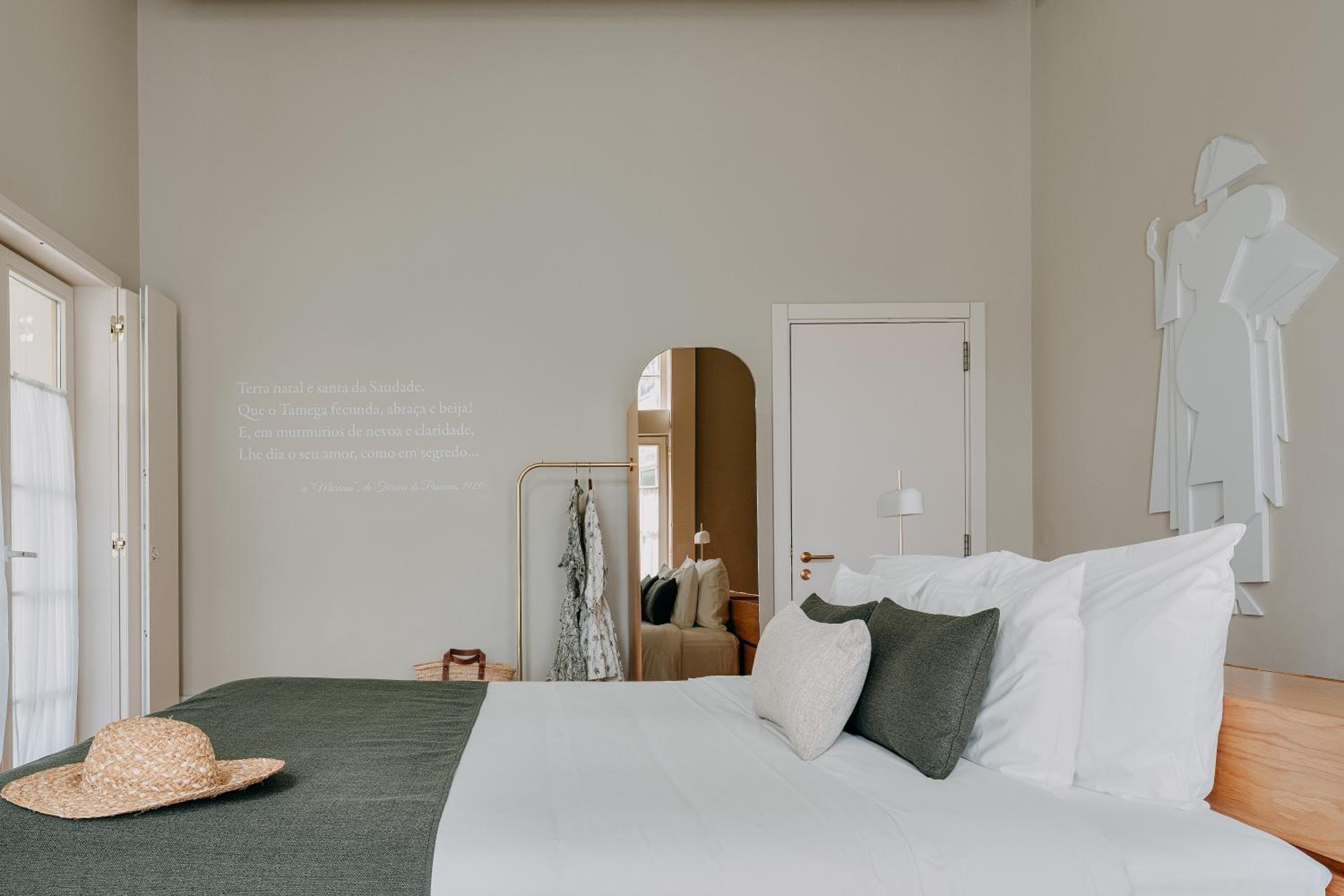 Superior Room with River View - Photo 1