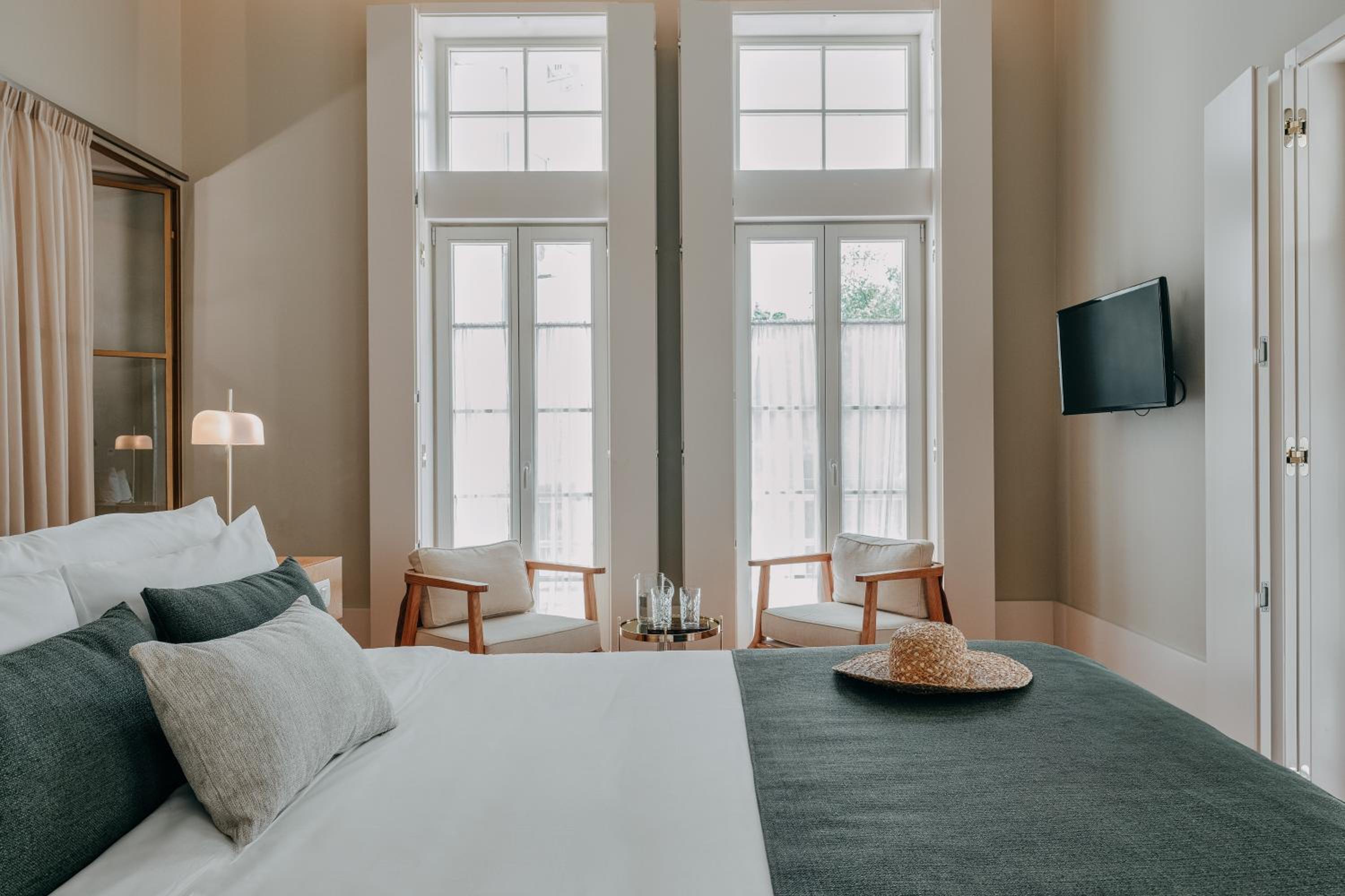 Superior Room with River View - Photo 5