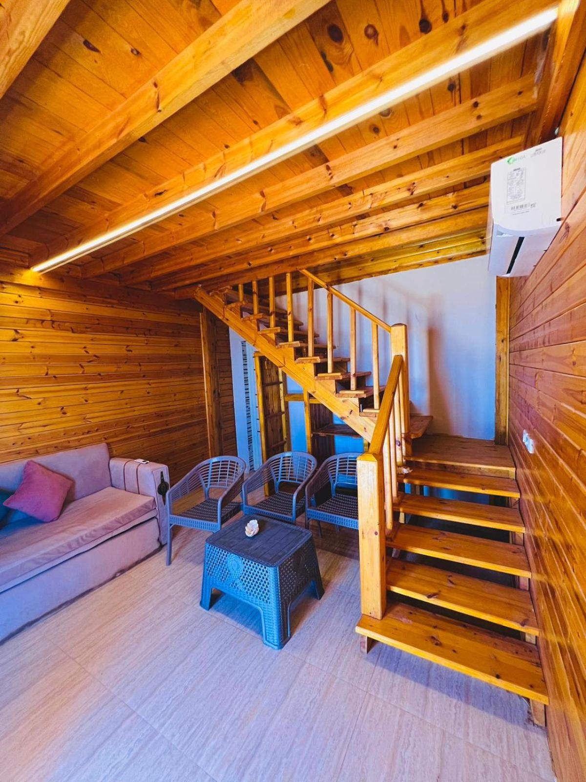 Deluxe Family Room photo 3