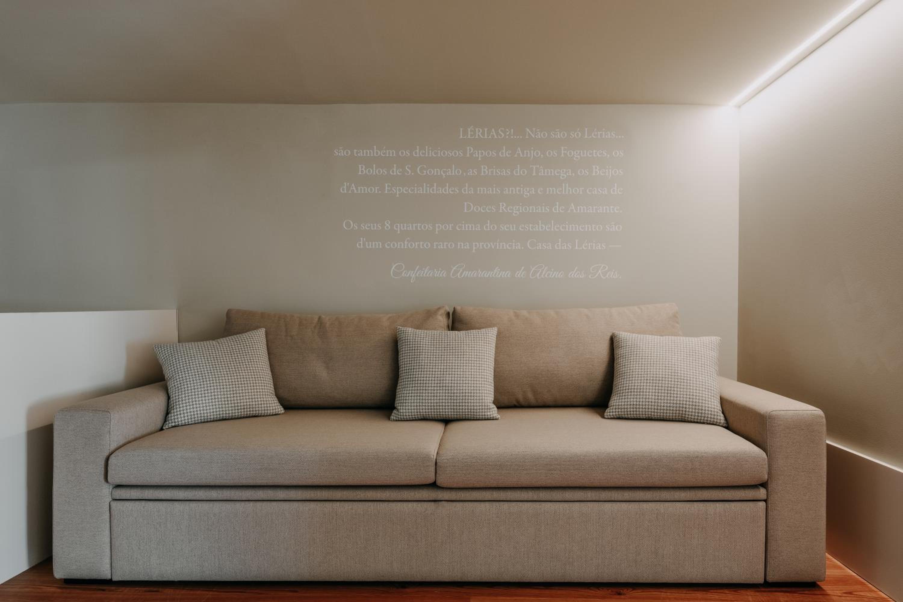 Suite with River View - Photo 7