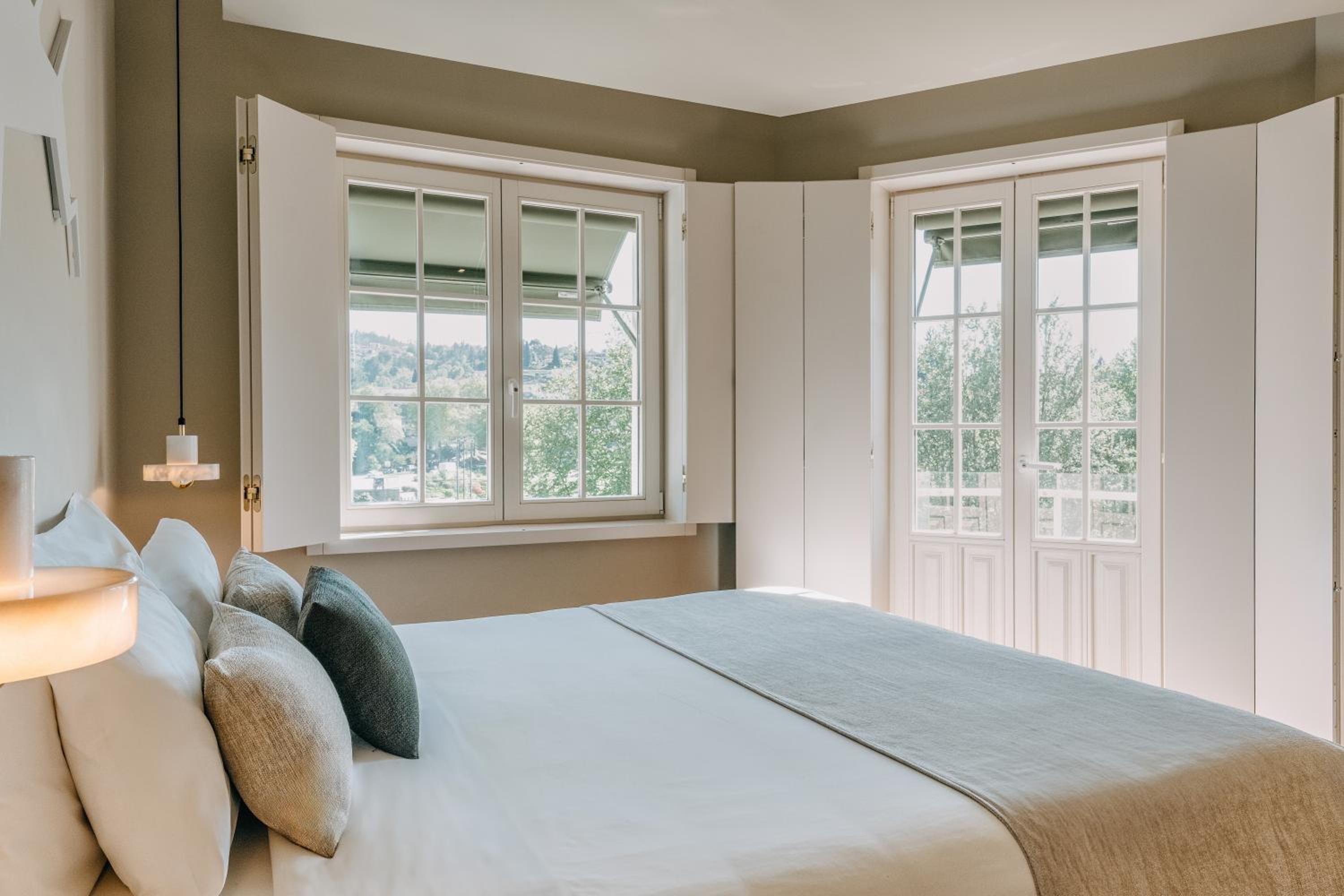 Room with River View - Photo 6