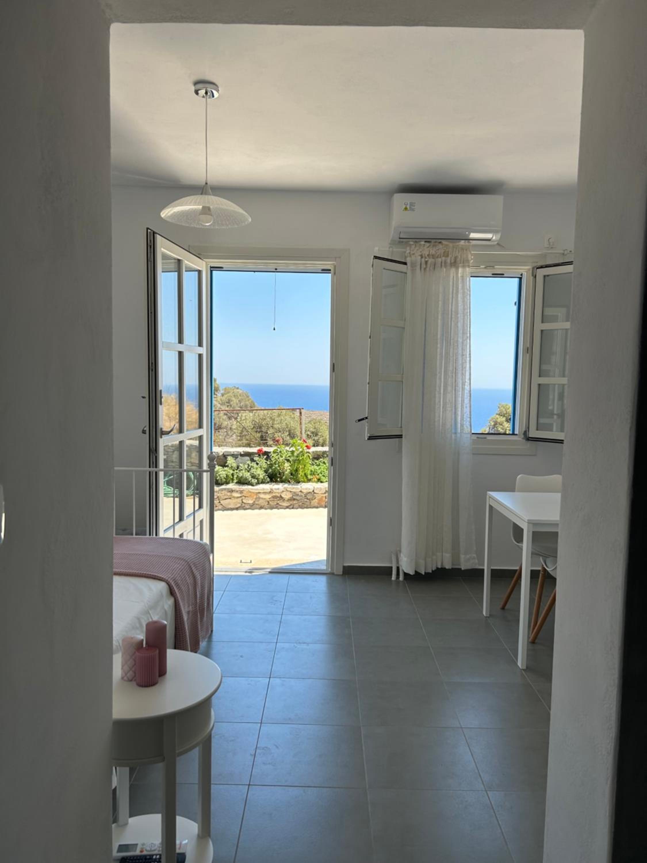 One-Bedroom House photo 3