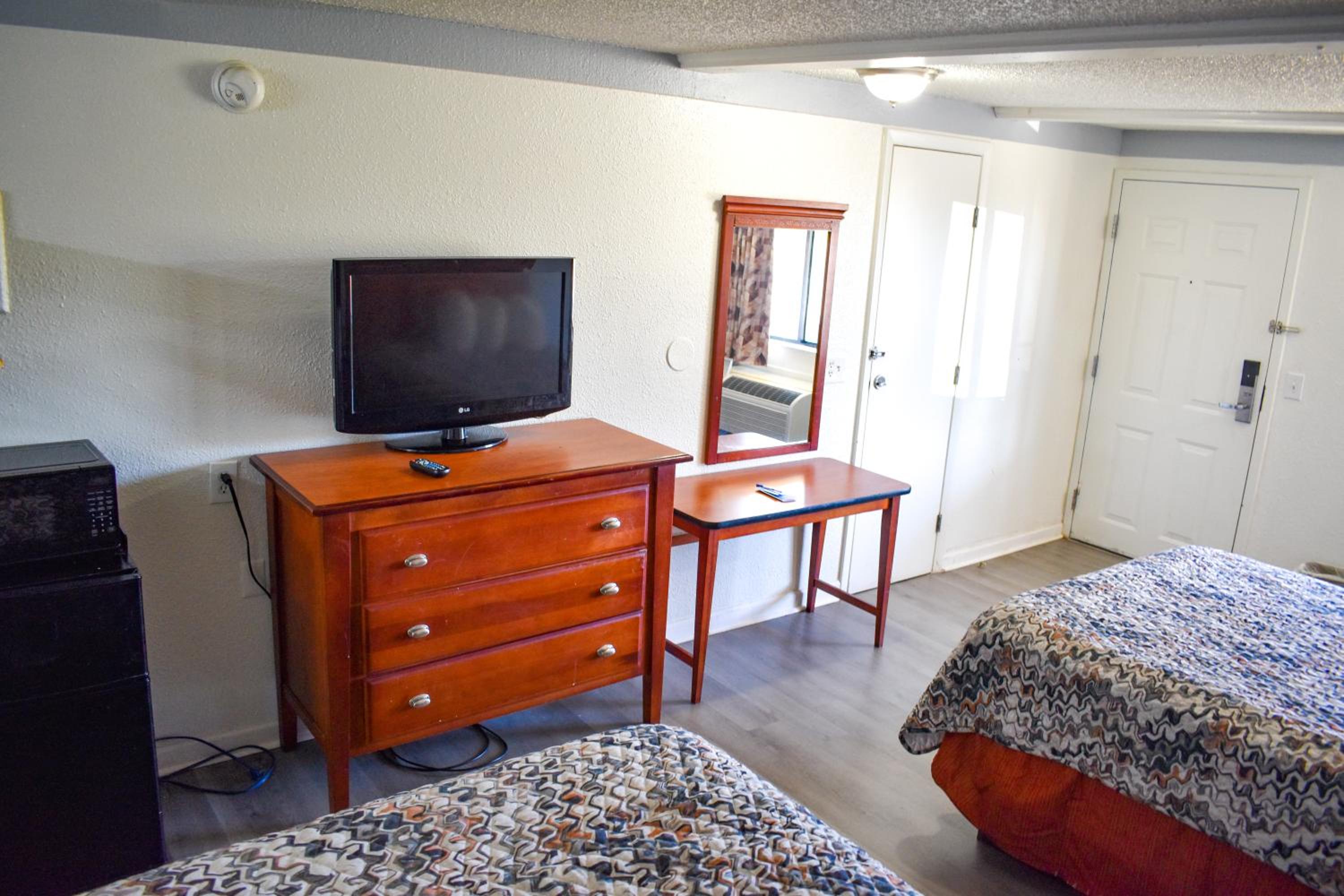 Non-Smoking Double Bed Room  - Photo 4