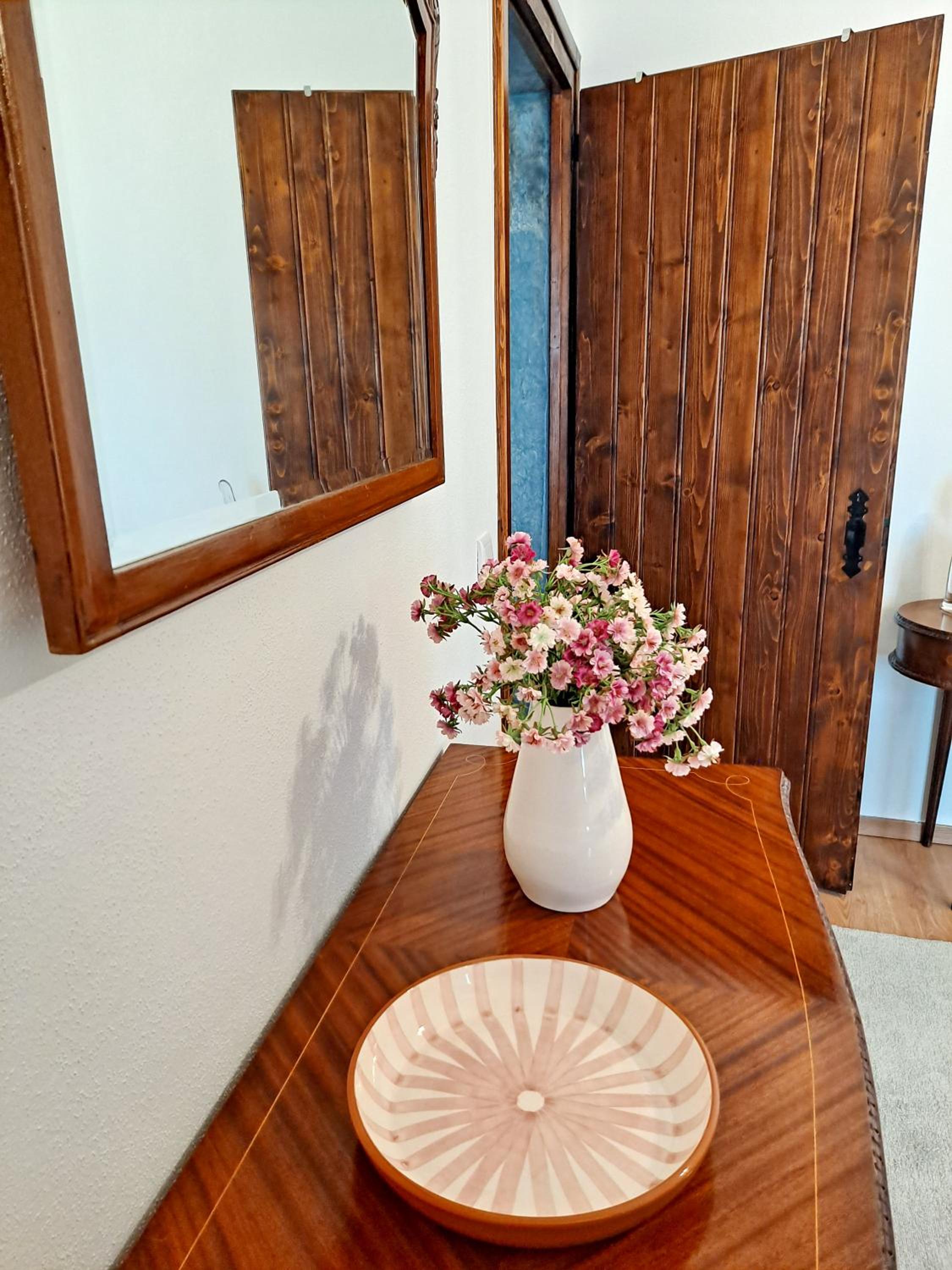 Three-Bedroom House photo 3