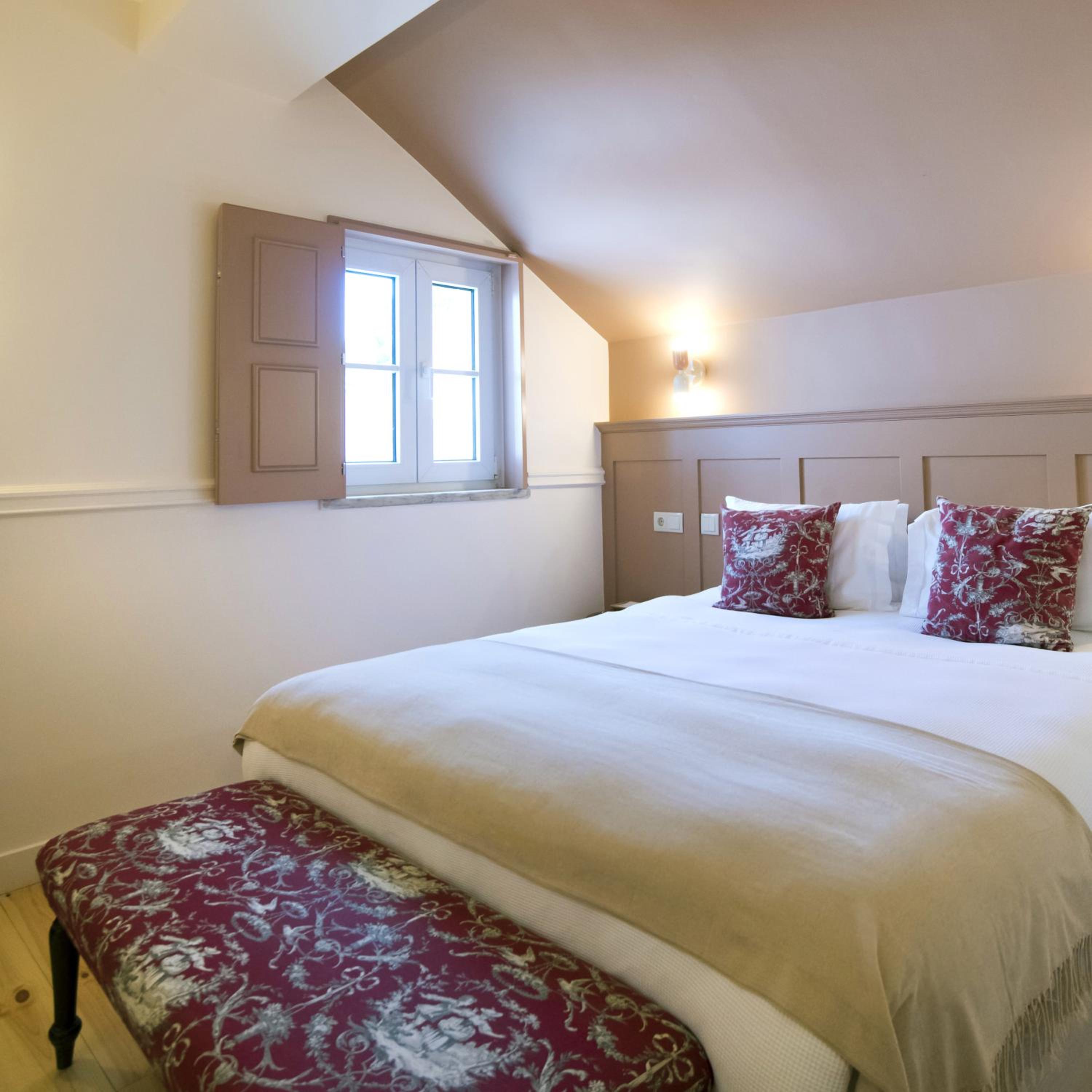 Classic Double or Twin Room - Photo 15