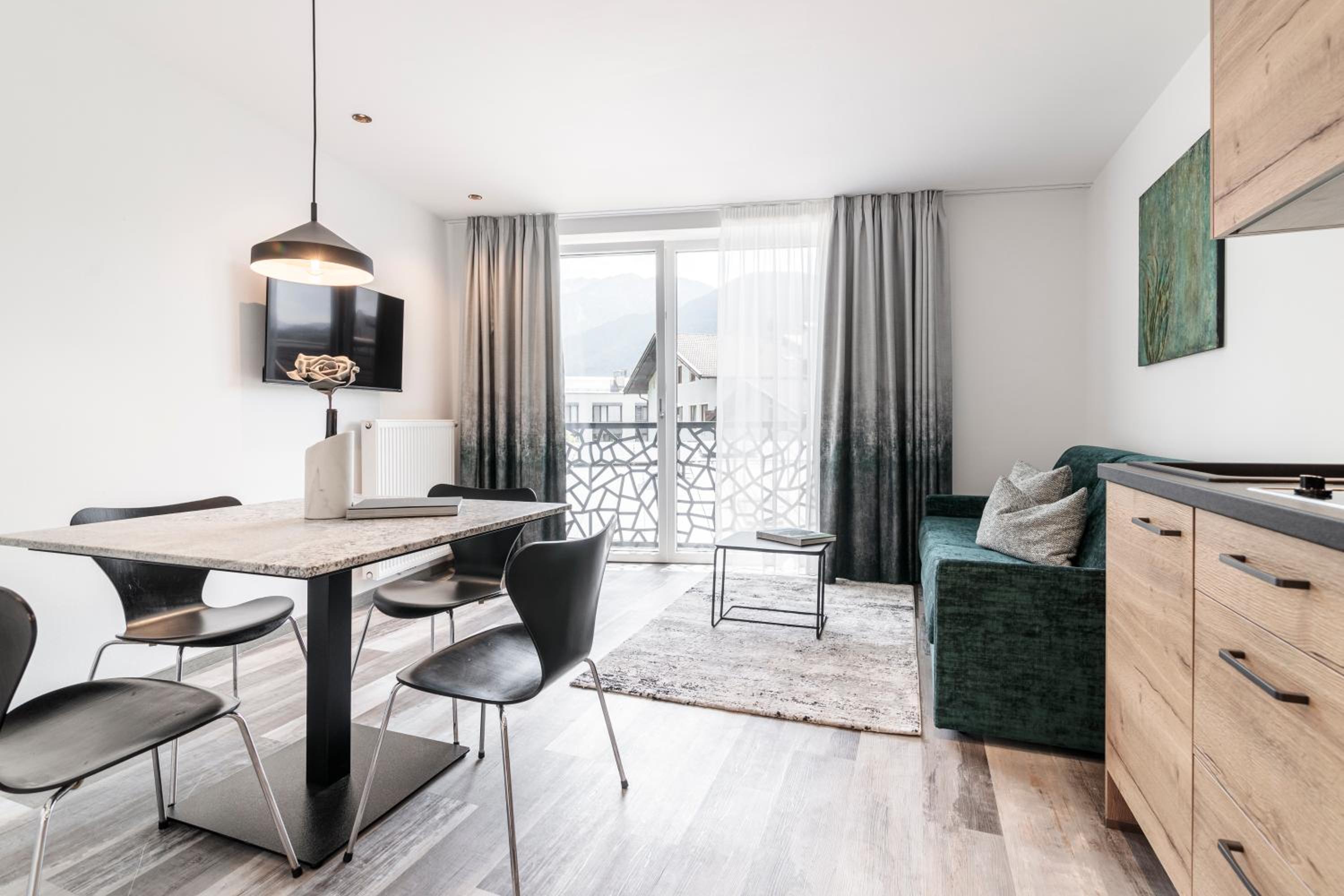 One-Bedroom Apartment with View photo 1