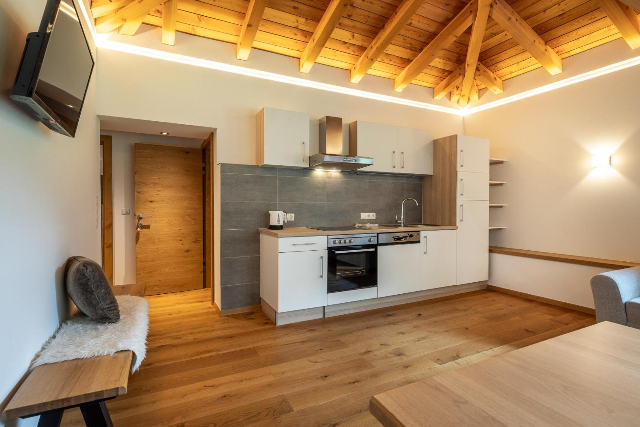 One-Bedroom Apartment - Photo 4