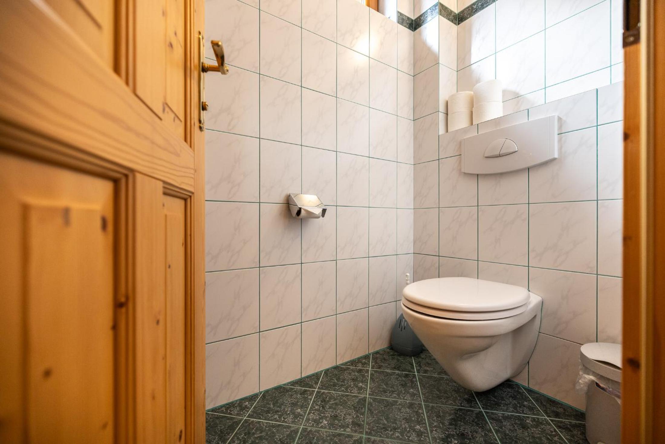Three-Bedroom Apartment - Photo 7