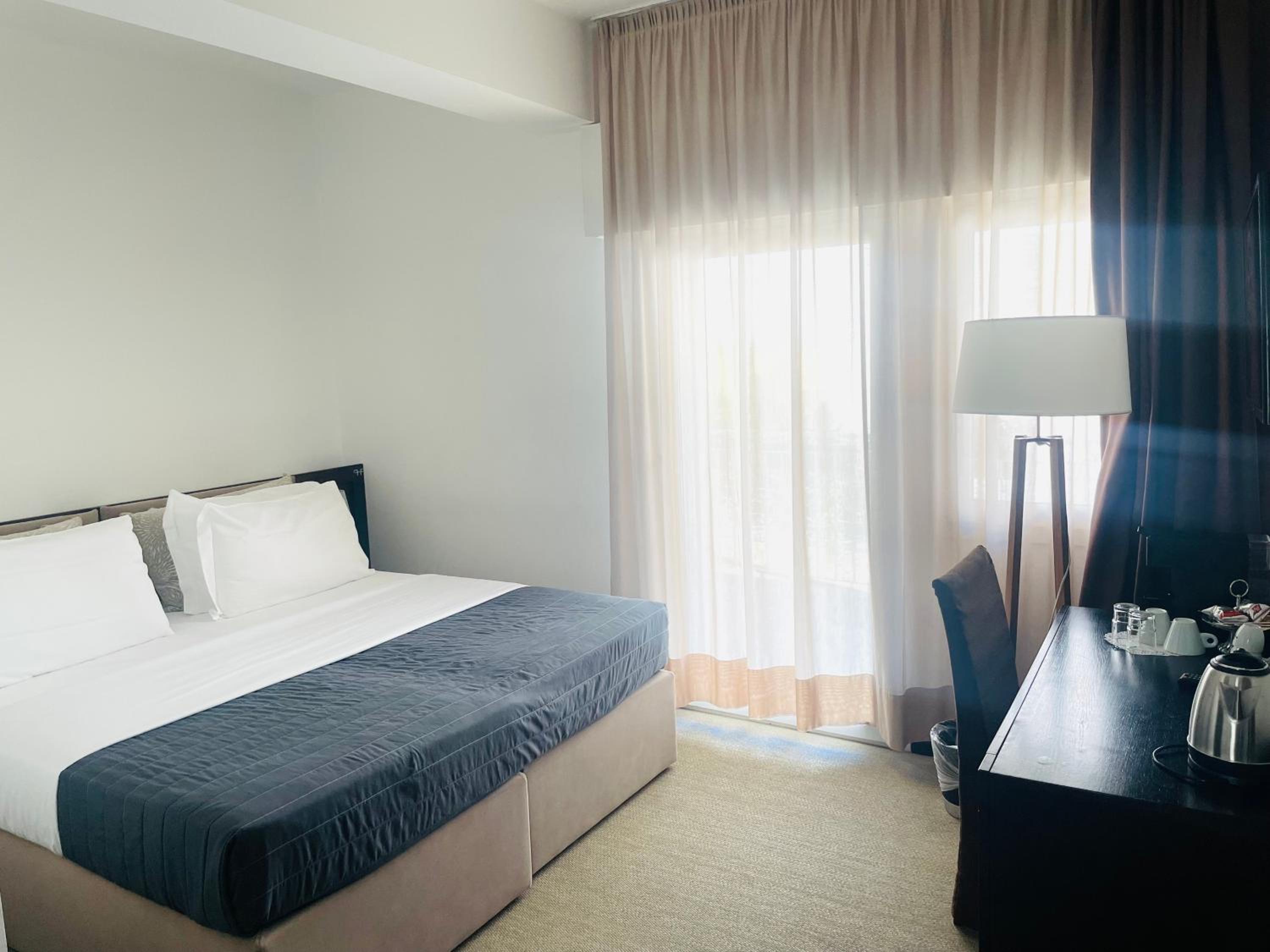 Comfort Double or Twin Room with Terrace - Photo 2