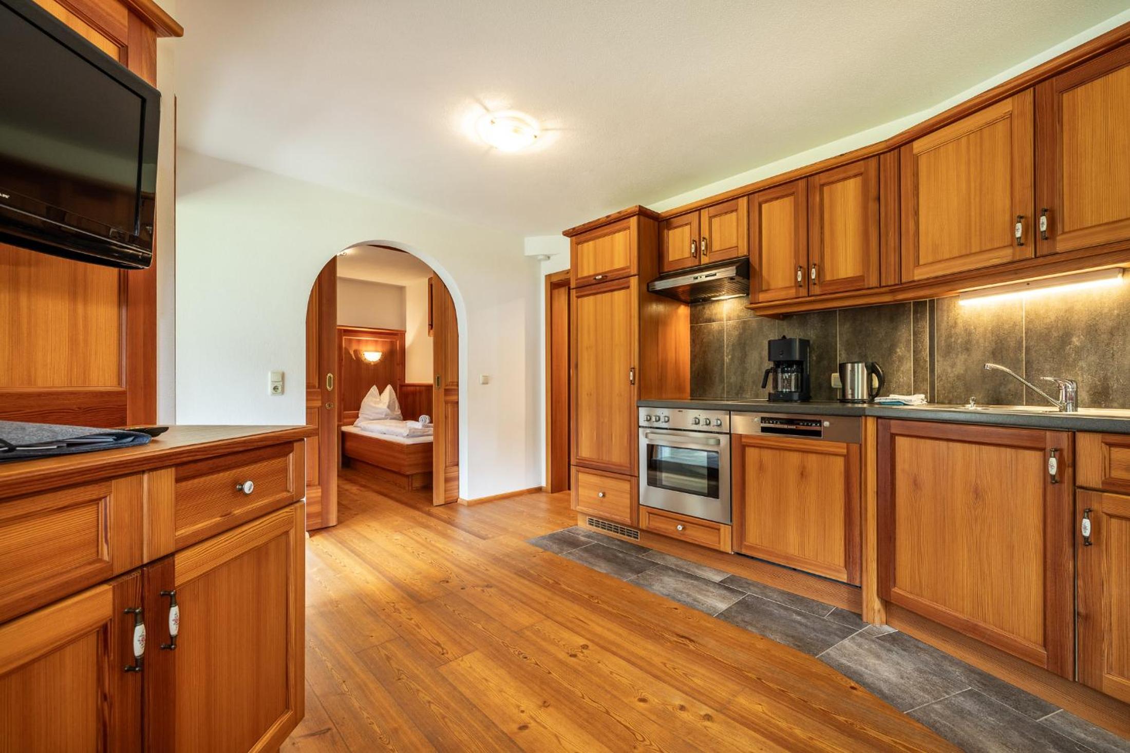 Apartment with Garden View - Photo 6