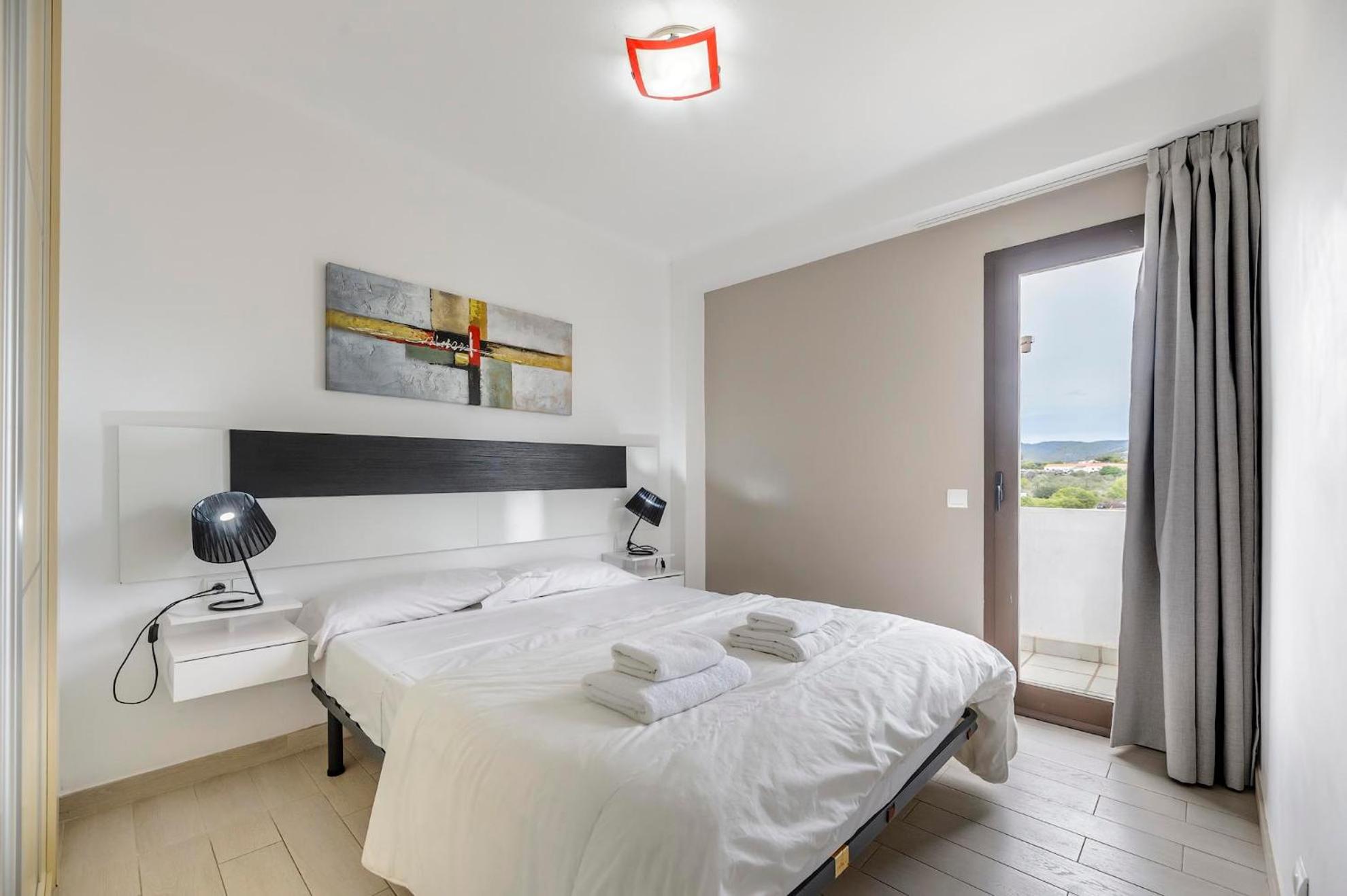 Apartment with Sea View - Photo 2