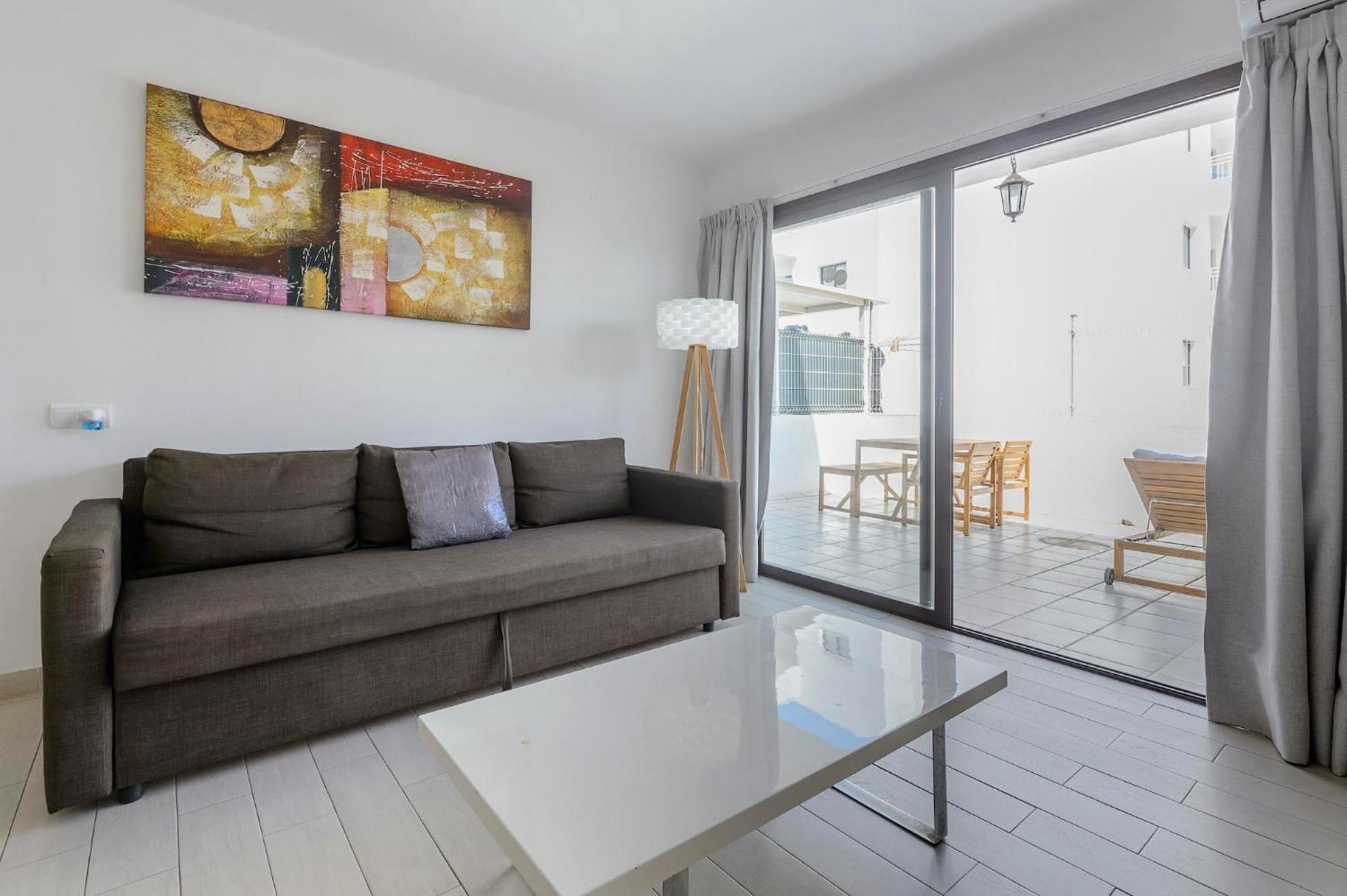 Apartment with Terrace photo 2