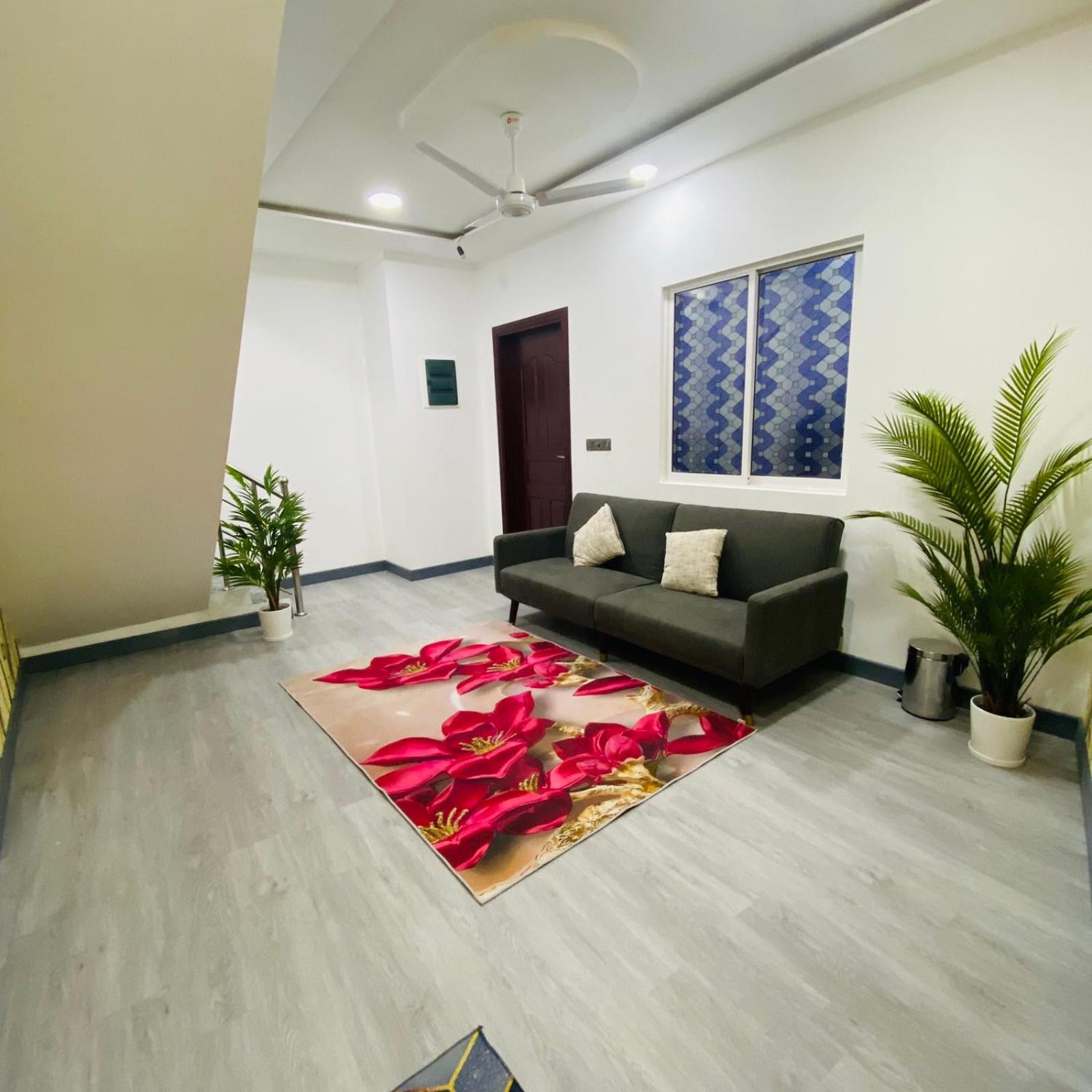 One-Bedroom House photo 1