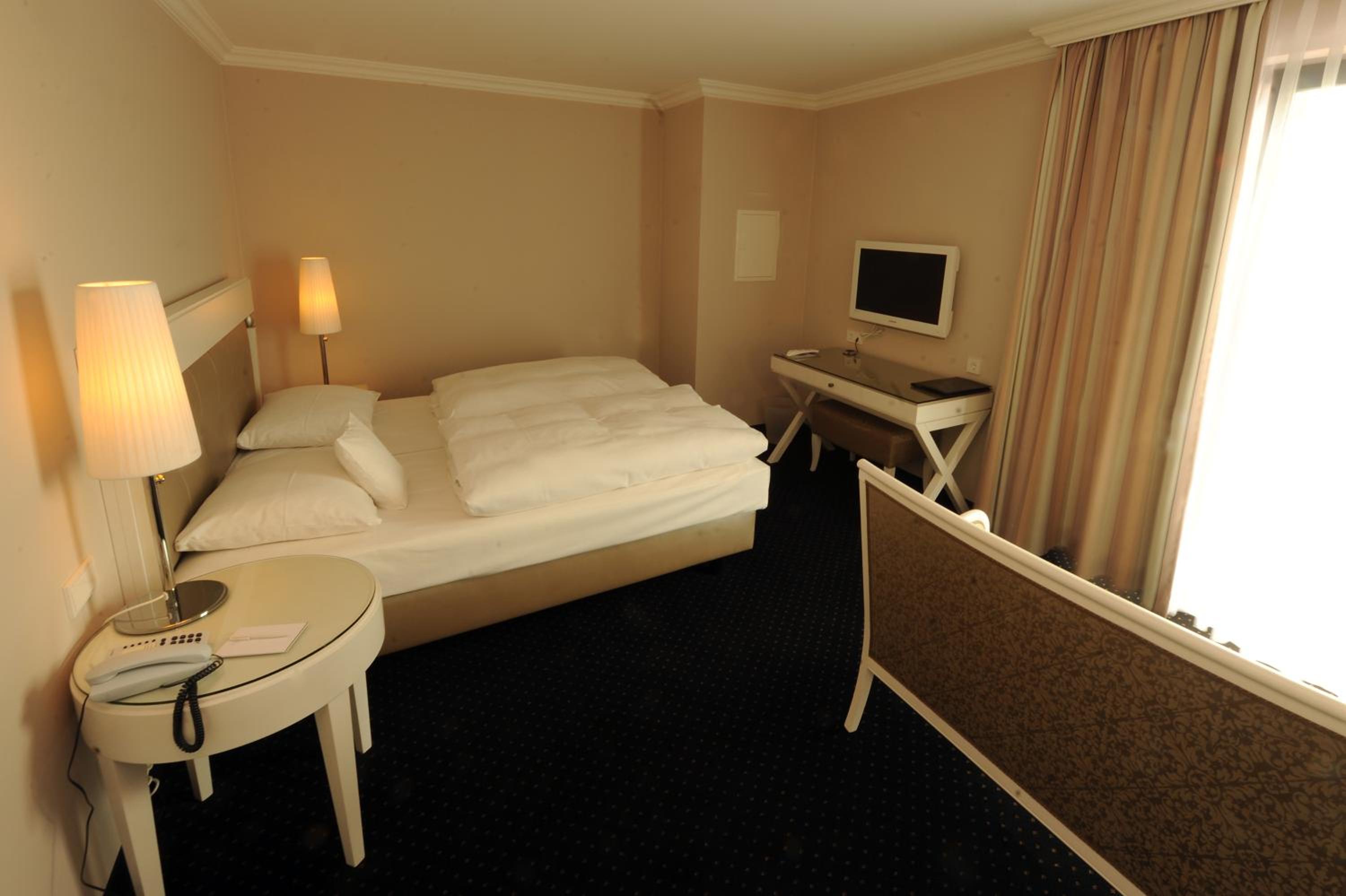 Deluxe Double Room - Photo 5