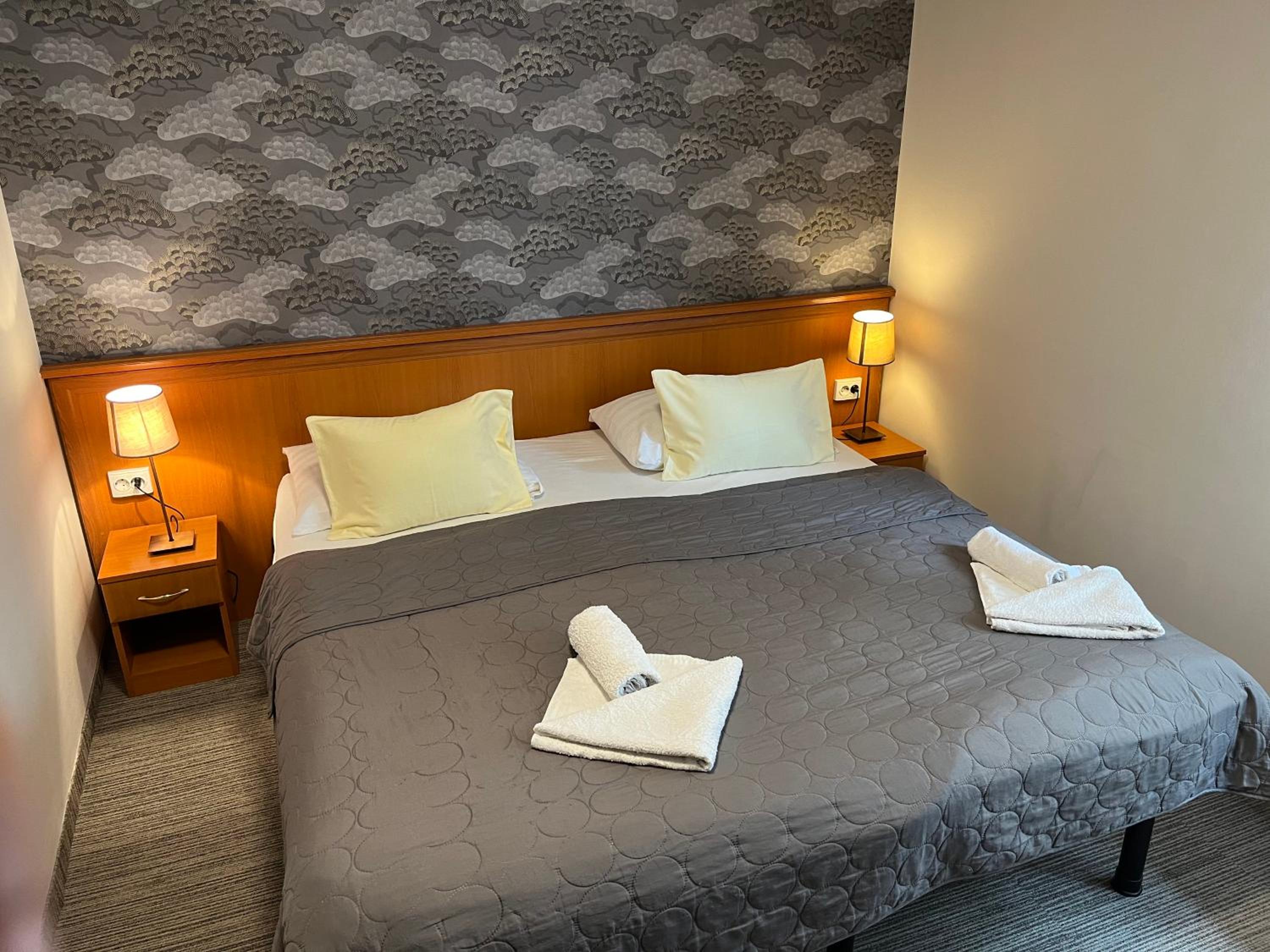 Double Room - Photo 3