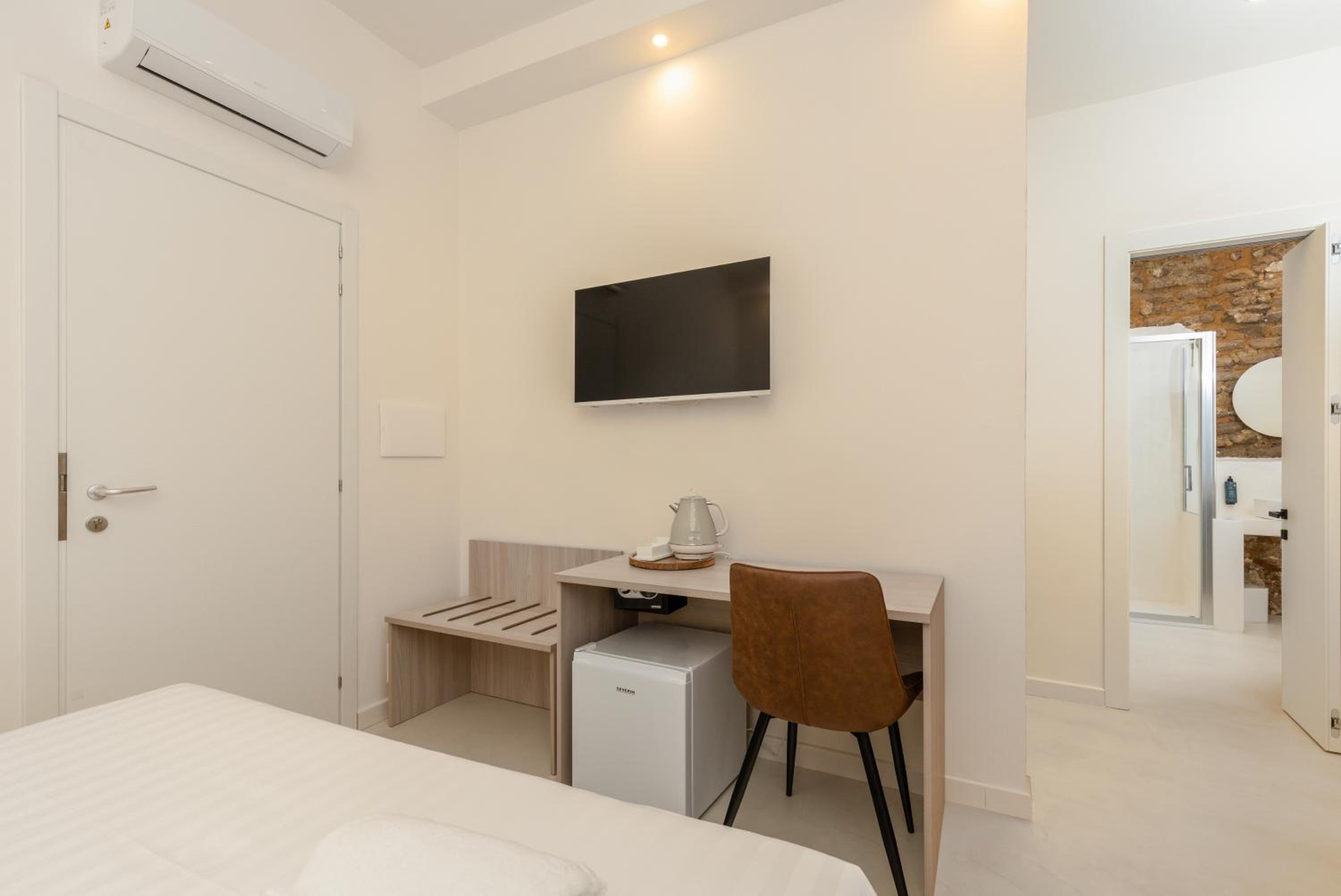 Double or Twin Room photo 3