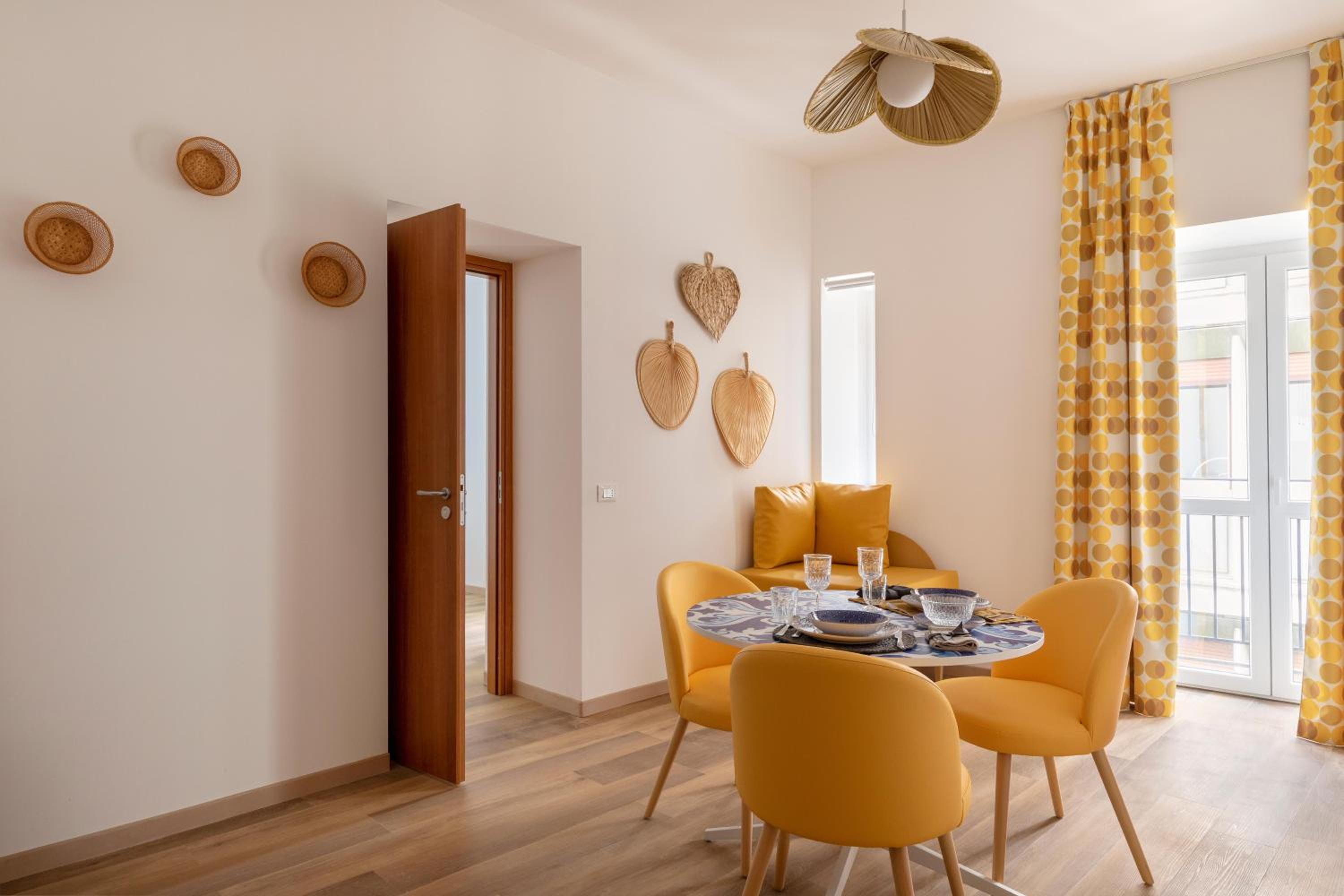 Suite - Photo 12