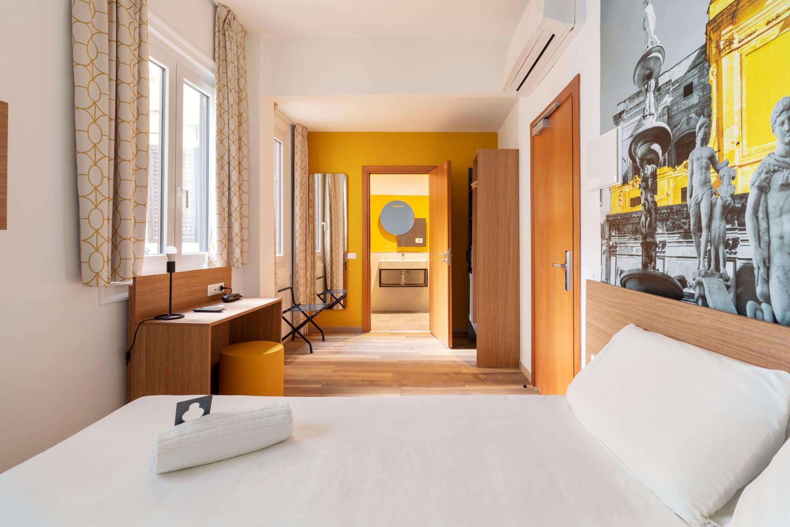 Double Room - Photo 6