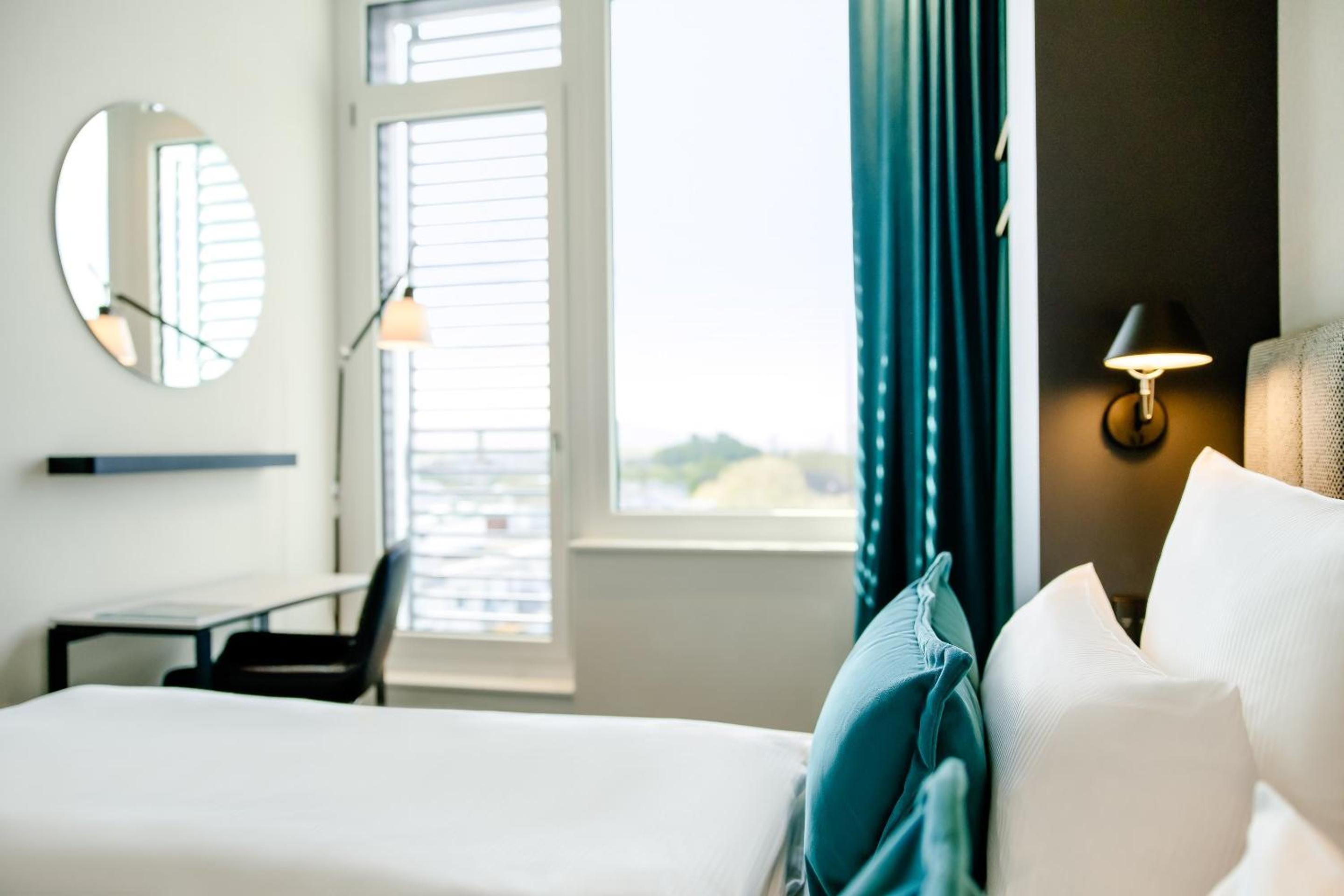 Standard King Room photo 2