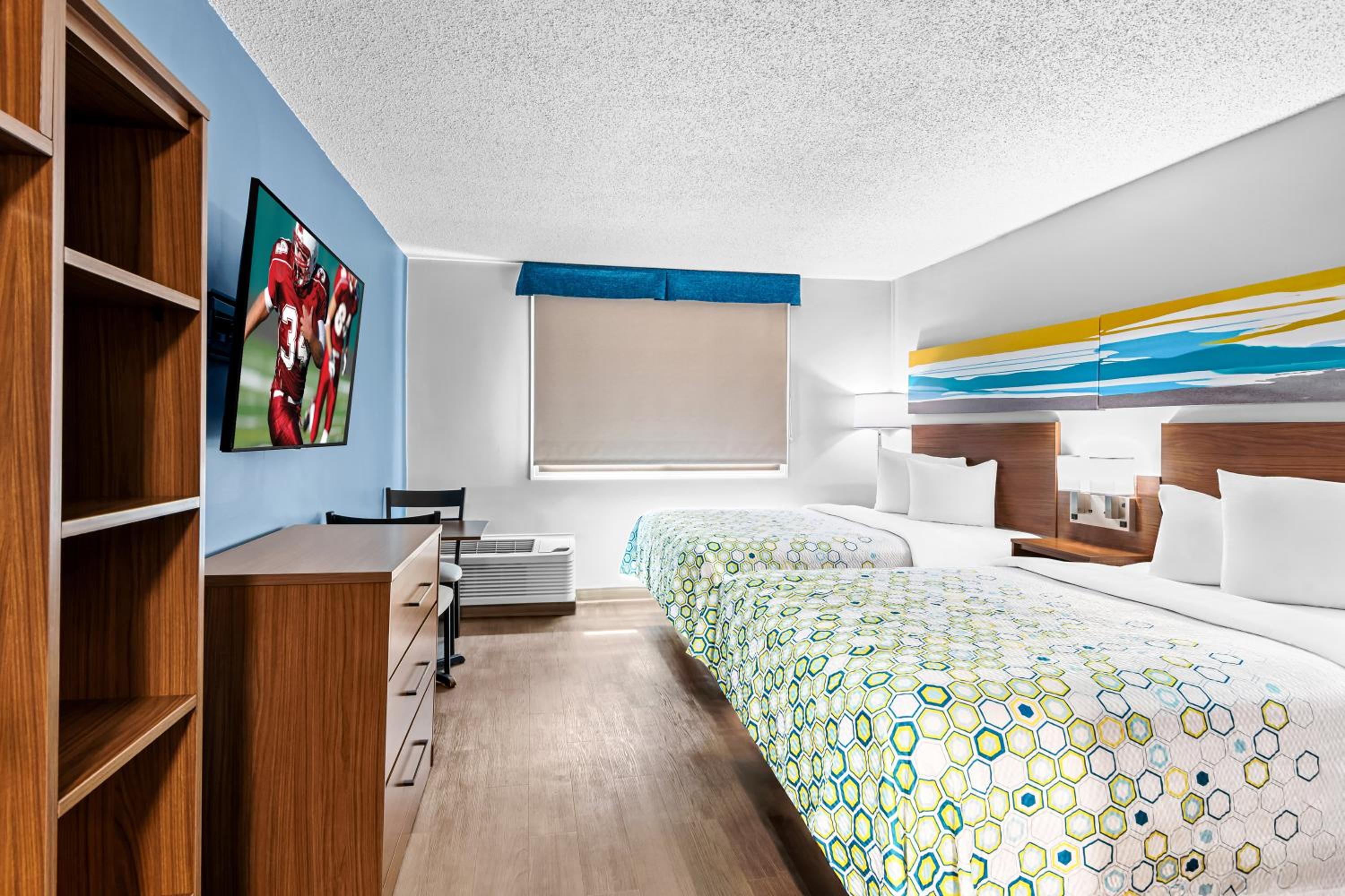 Studio Room with Two Double Beds Non-Smoking - Photo 1
