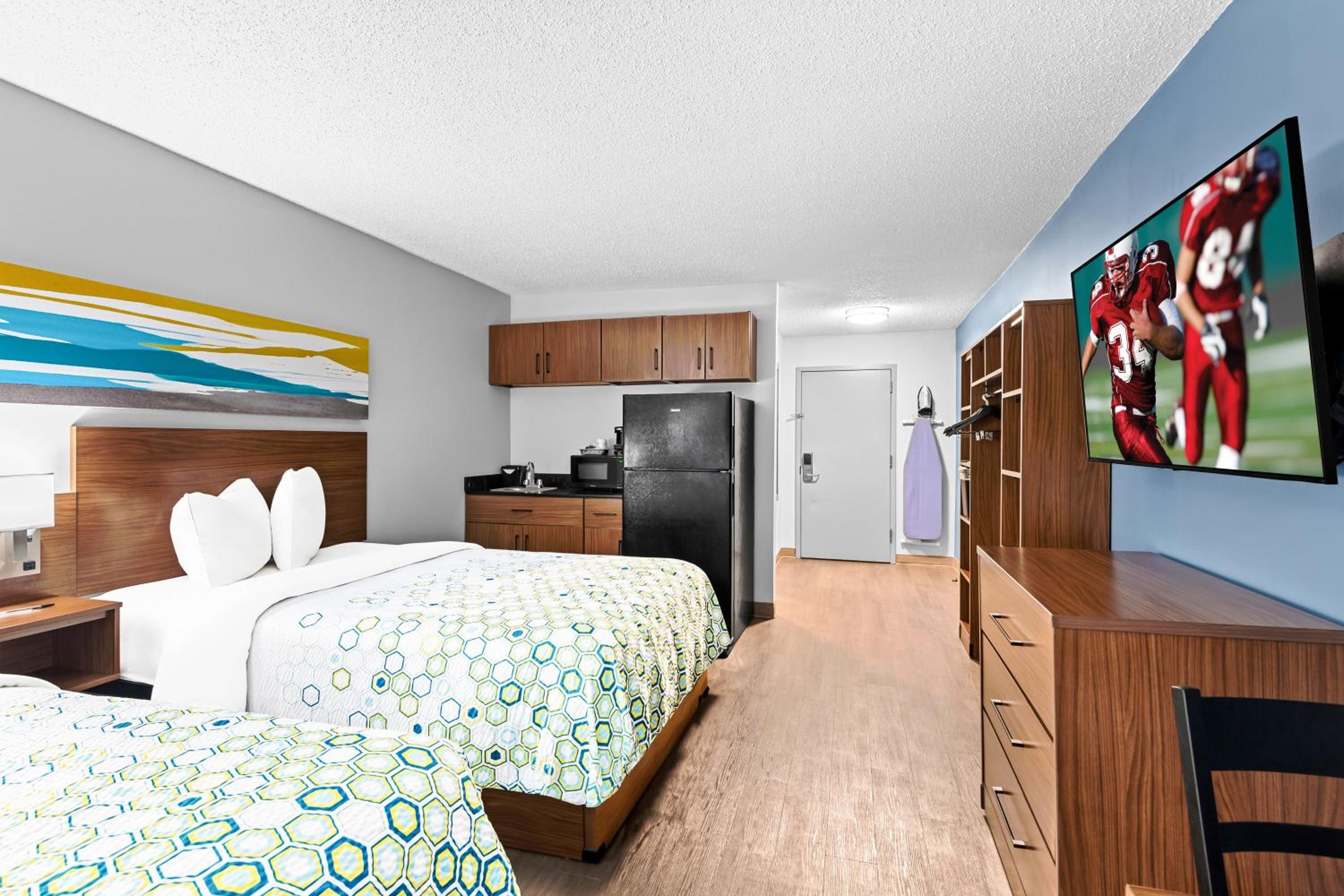 Studio Room with Two Double Beds Non-Smoking - Photo 2