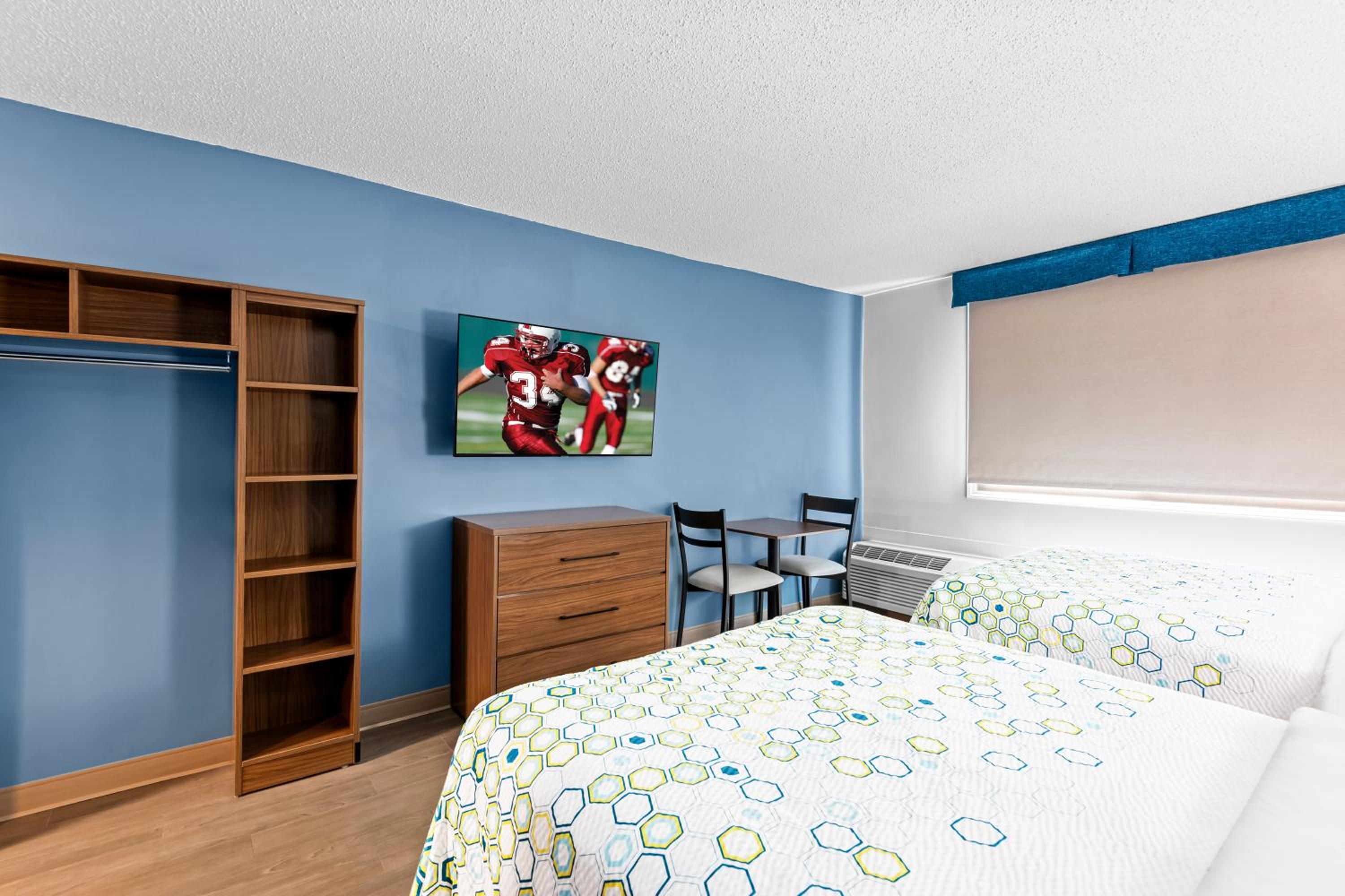 Studio Room with Two Double Beds Non-Smoking - Photo 3
