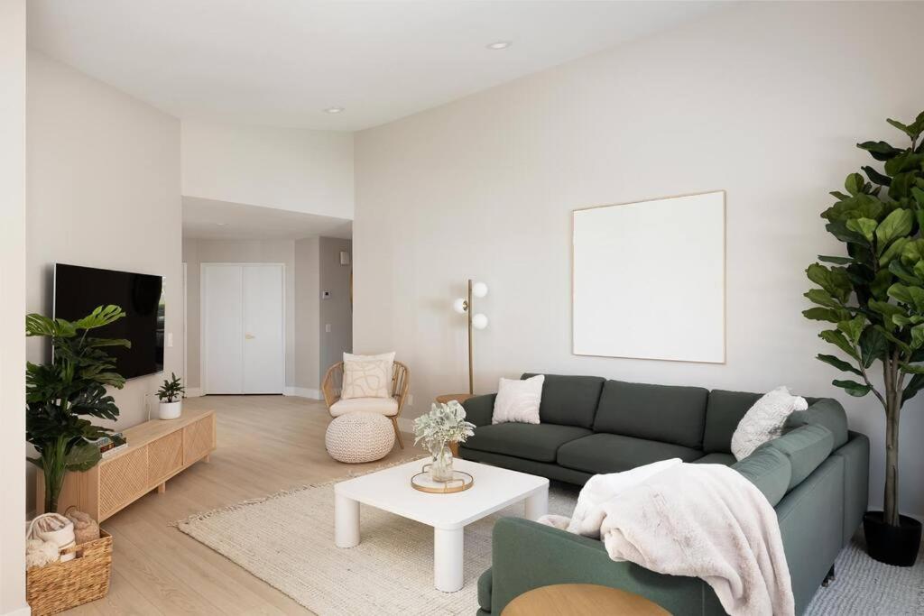 Four-Bedroom House photo 3