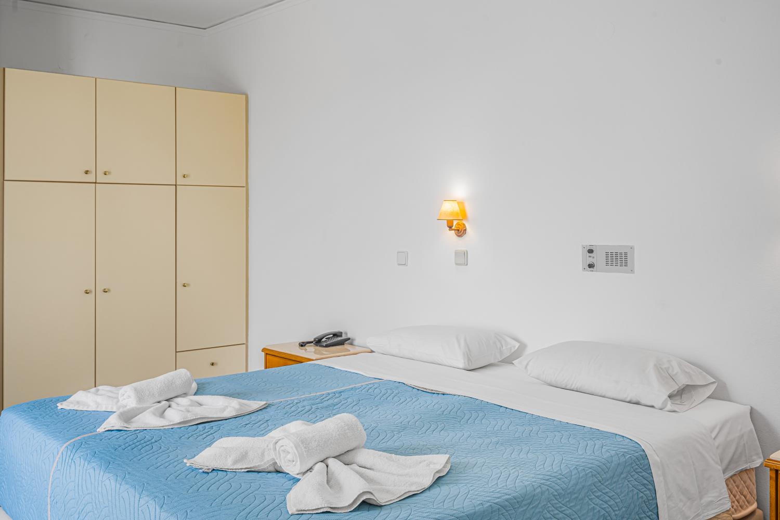 One Bedroom Triple Apartment with Side Sea View photo 2