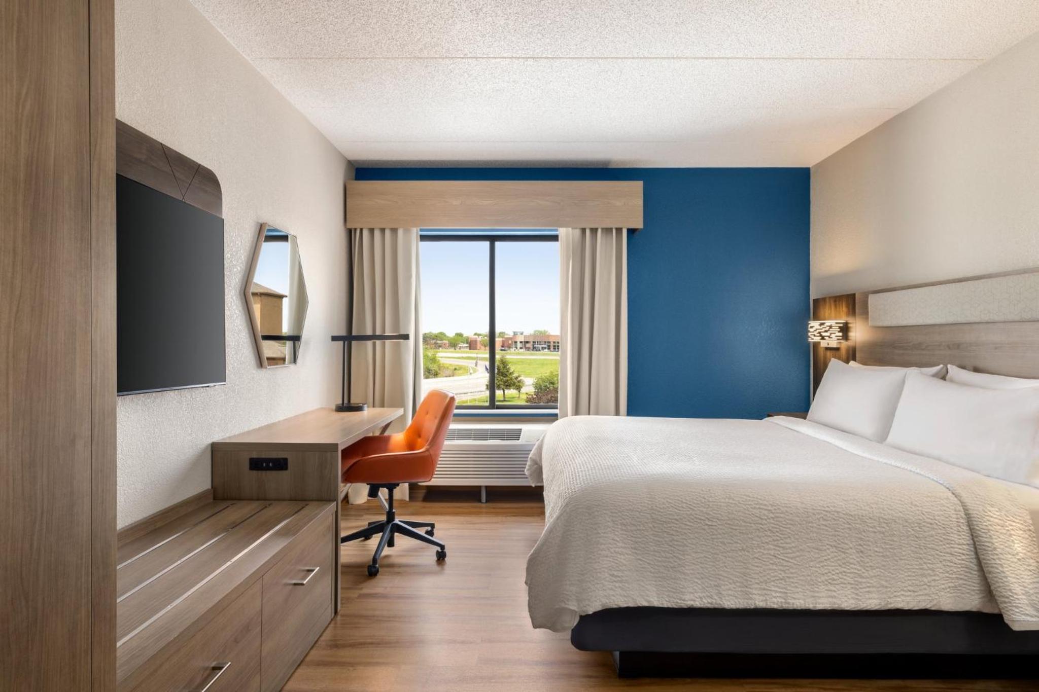 Standard King Room - Photo 2