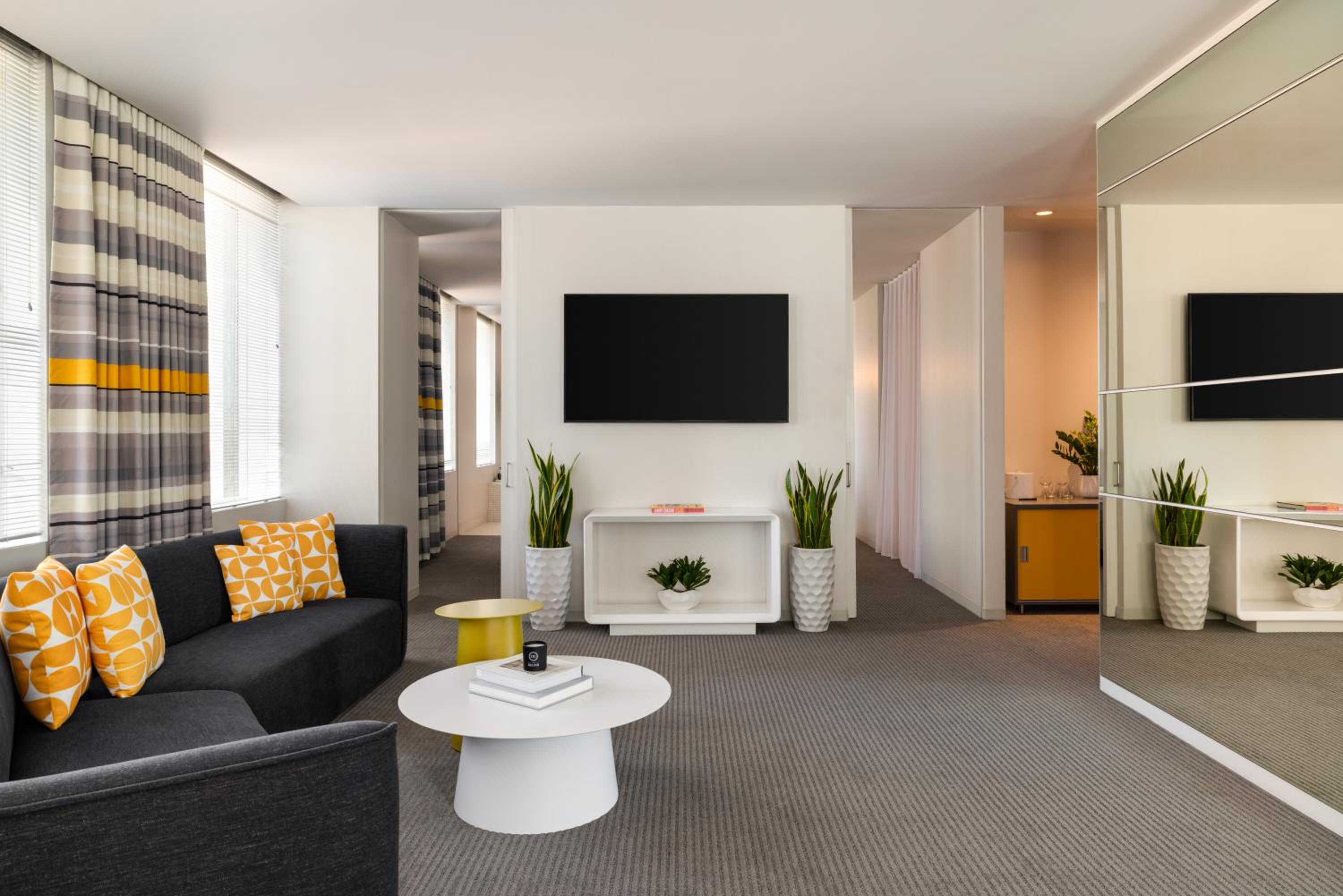 Delphi Penthouse Suite ADA
