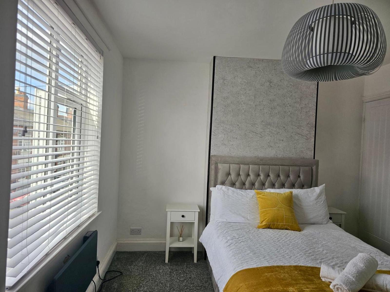 Two-Bedroom Apartment - Photo 6