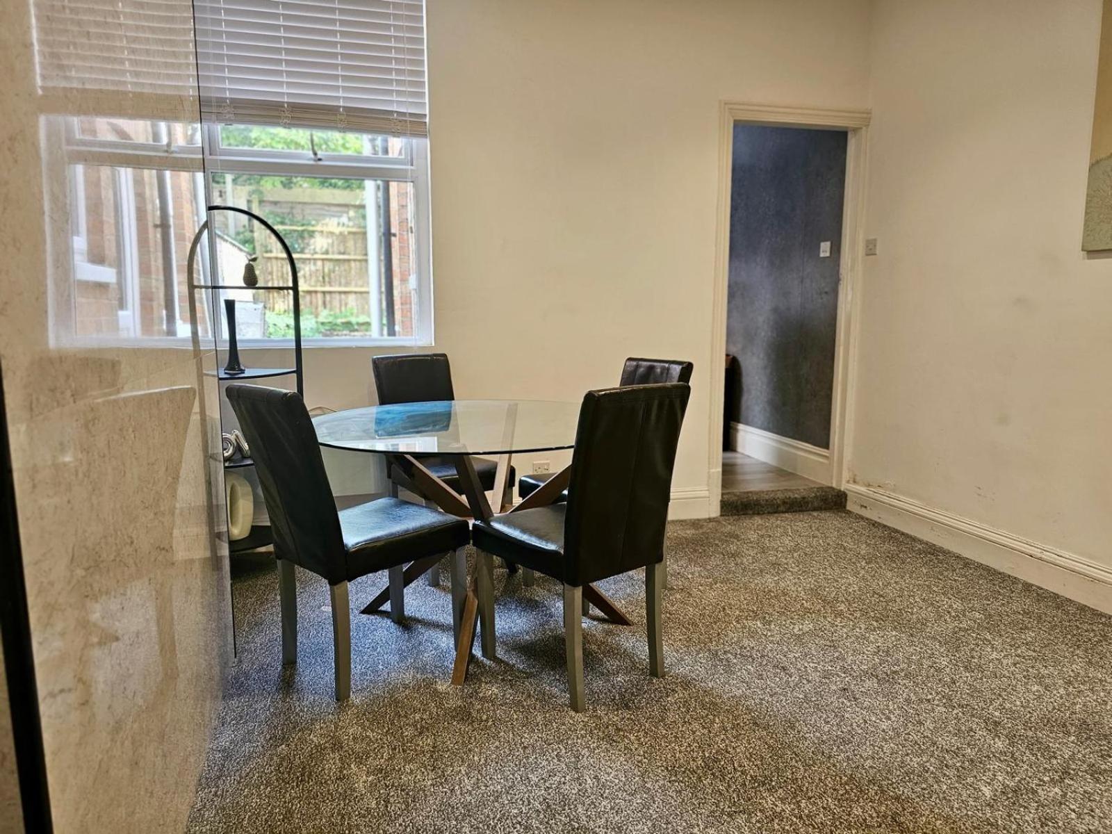 Two-Bedroom Apartment - Photo 9
